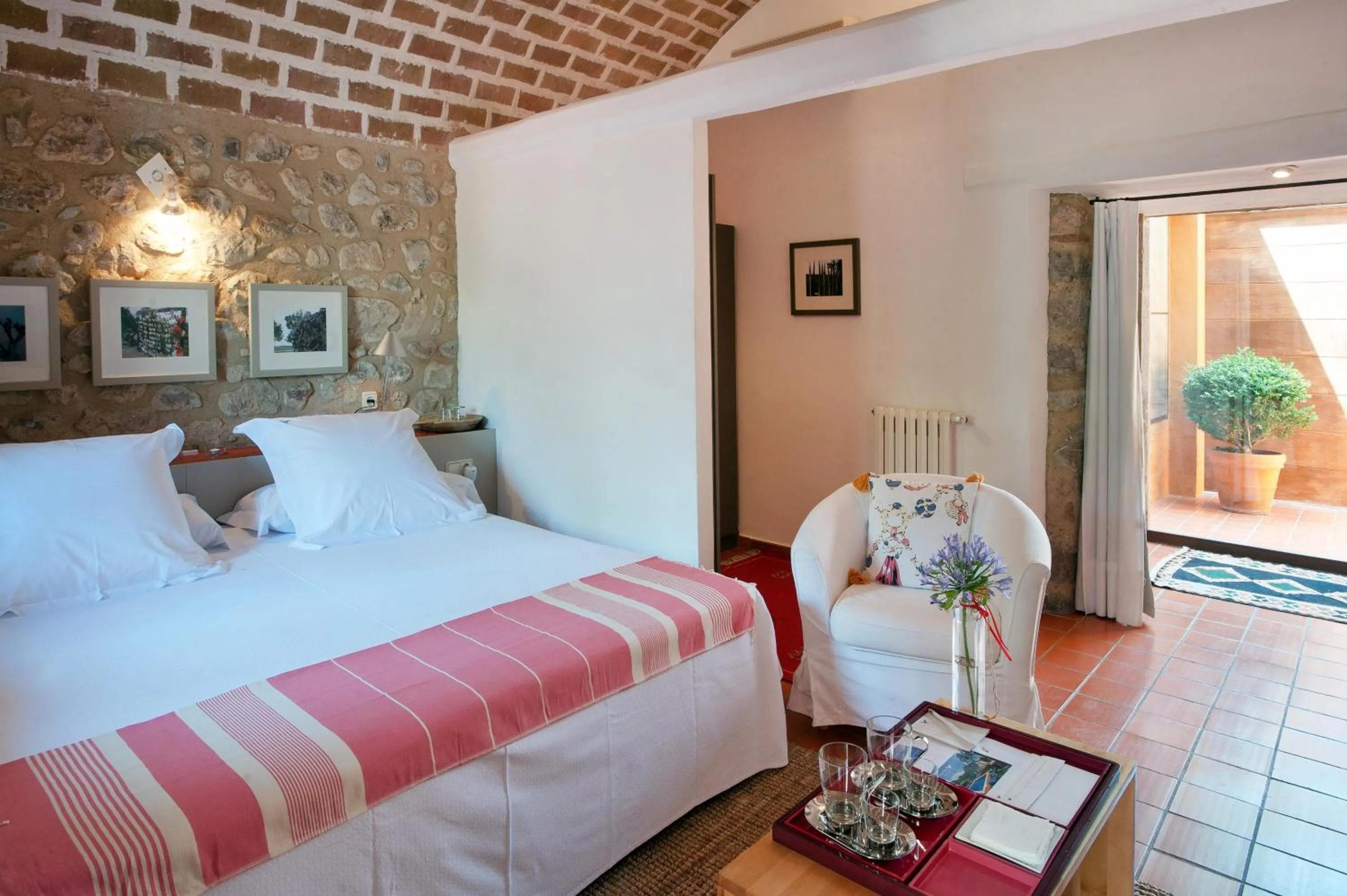 Bed in Mas Falgarona Hotel Boutique & SPA