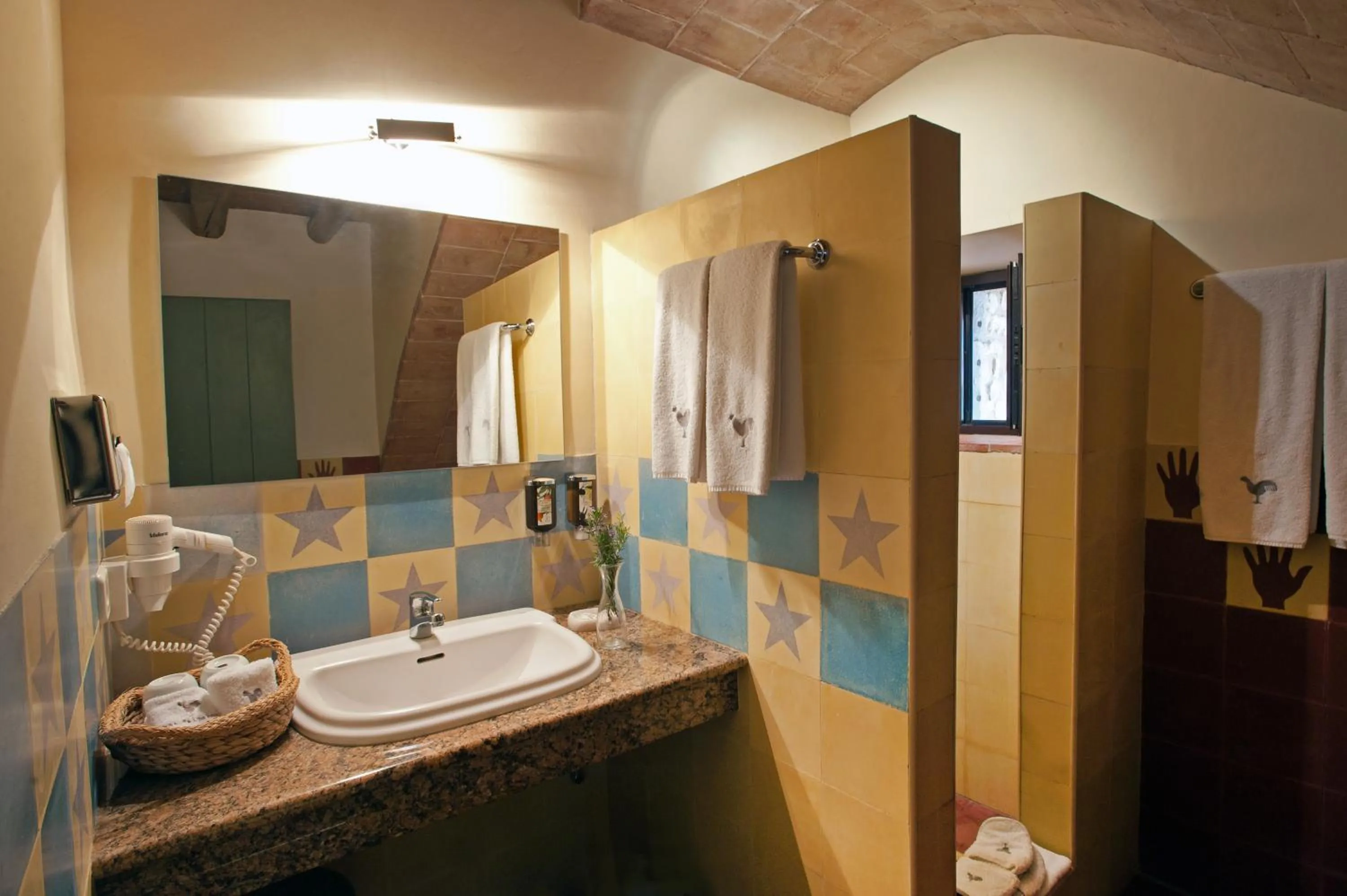 Shower in Mas Falgarona Hotel Boutique & SPA