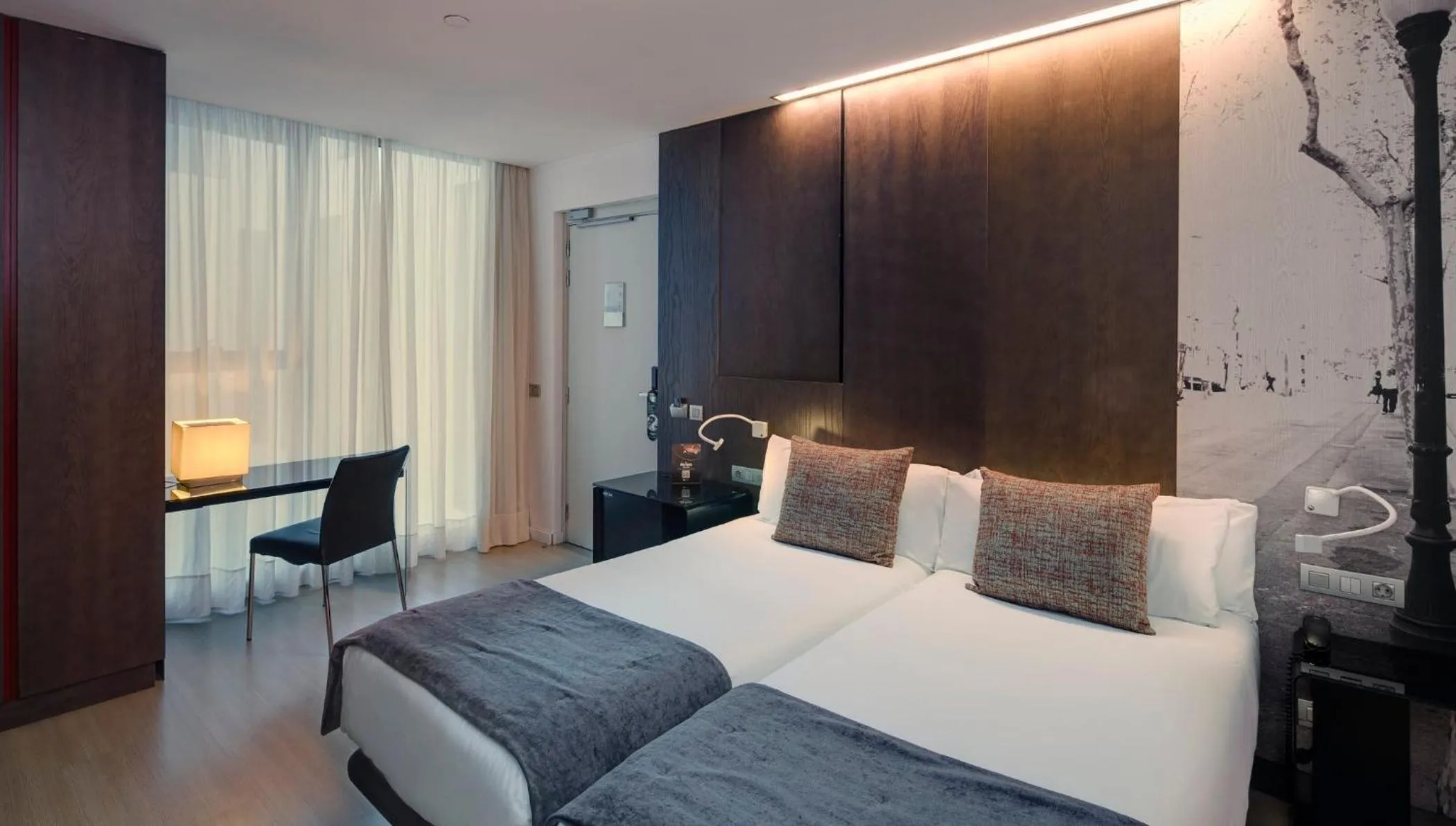 Photo of the whole room, Bed in Sercotel Hotel Rosellon