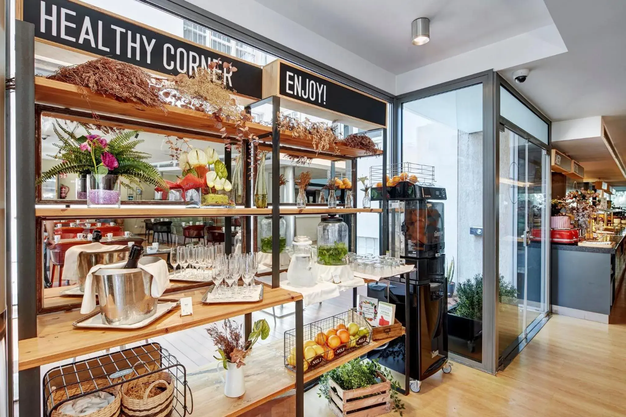 Breakfast in Sercotel Hotel Rosellon Breakfast in Sercotel Hotel Rosellon