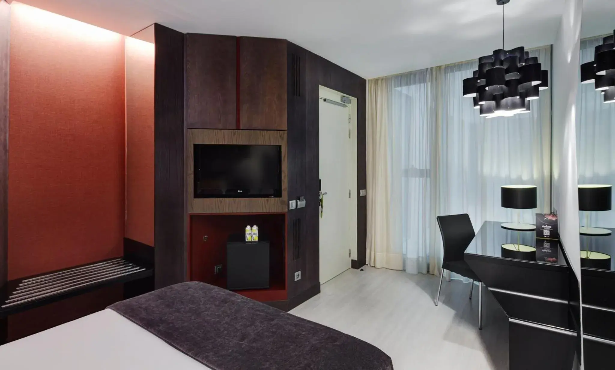 Photo of the whole room, Bed in Sercotel Hotel Rosellon Photo of the whole room, Bed in Sercotel Hotel Rosellon