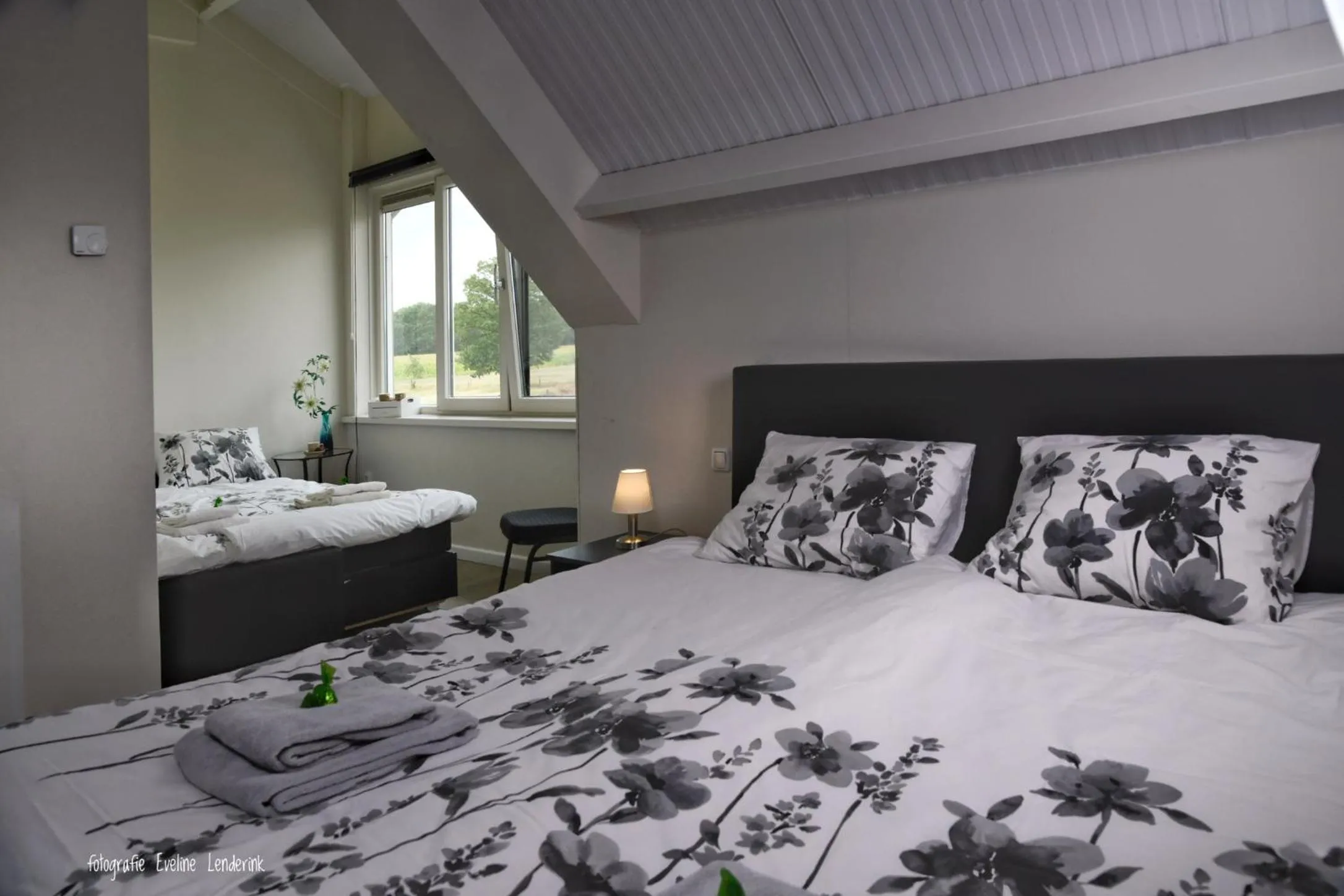 King Room with Garden View in B&B Hof 't Sprakel