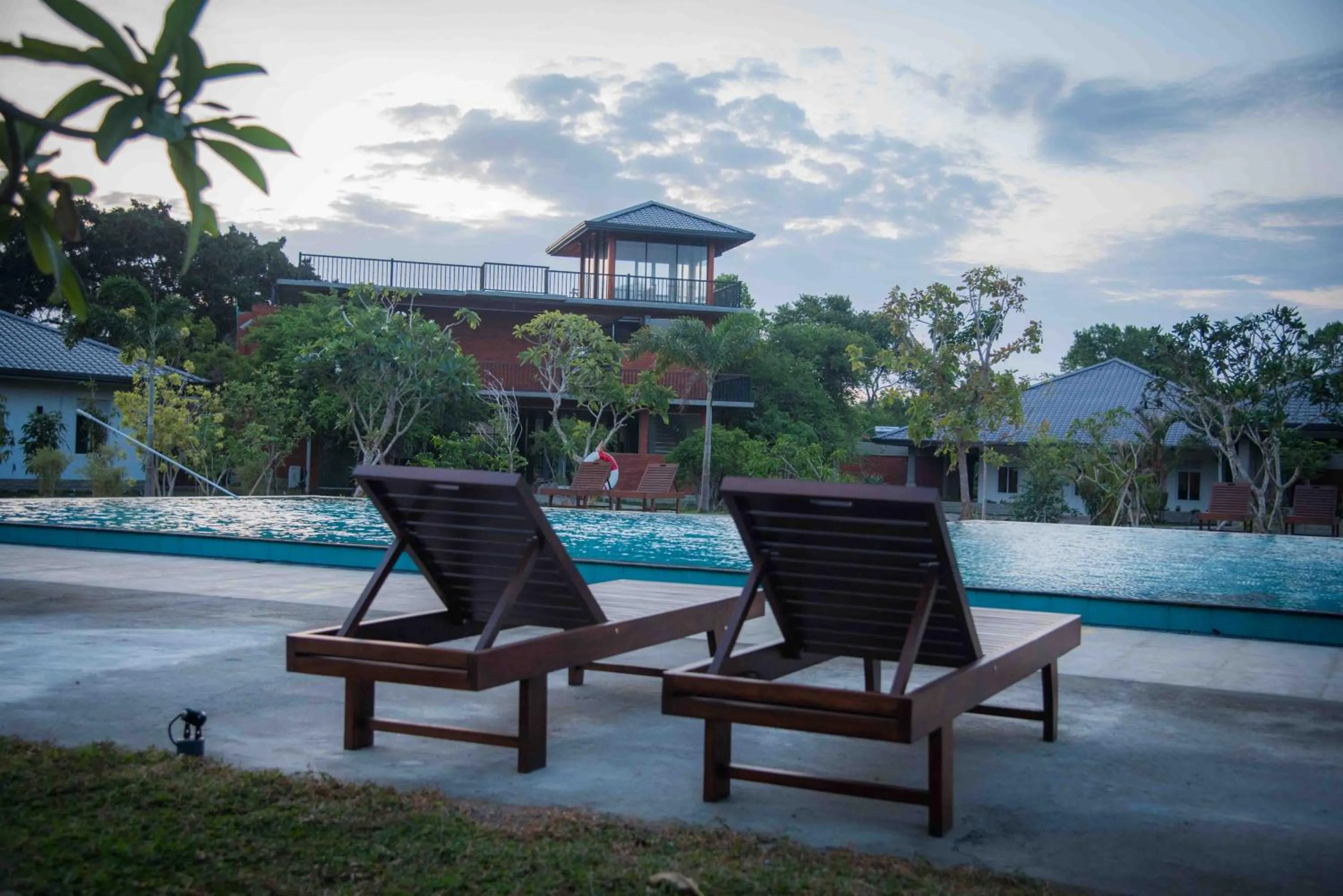 Swimming pool in Sungreen Resort Habarana