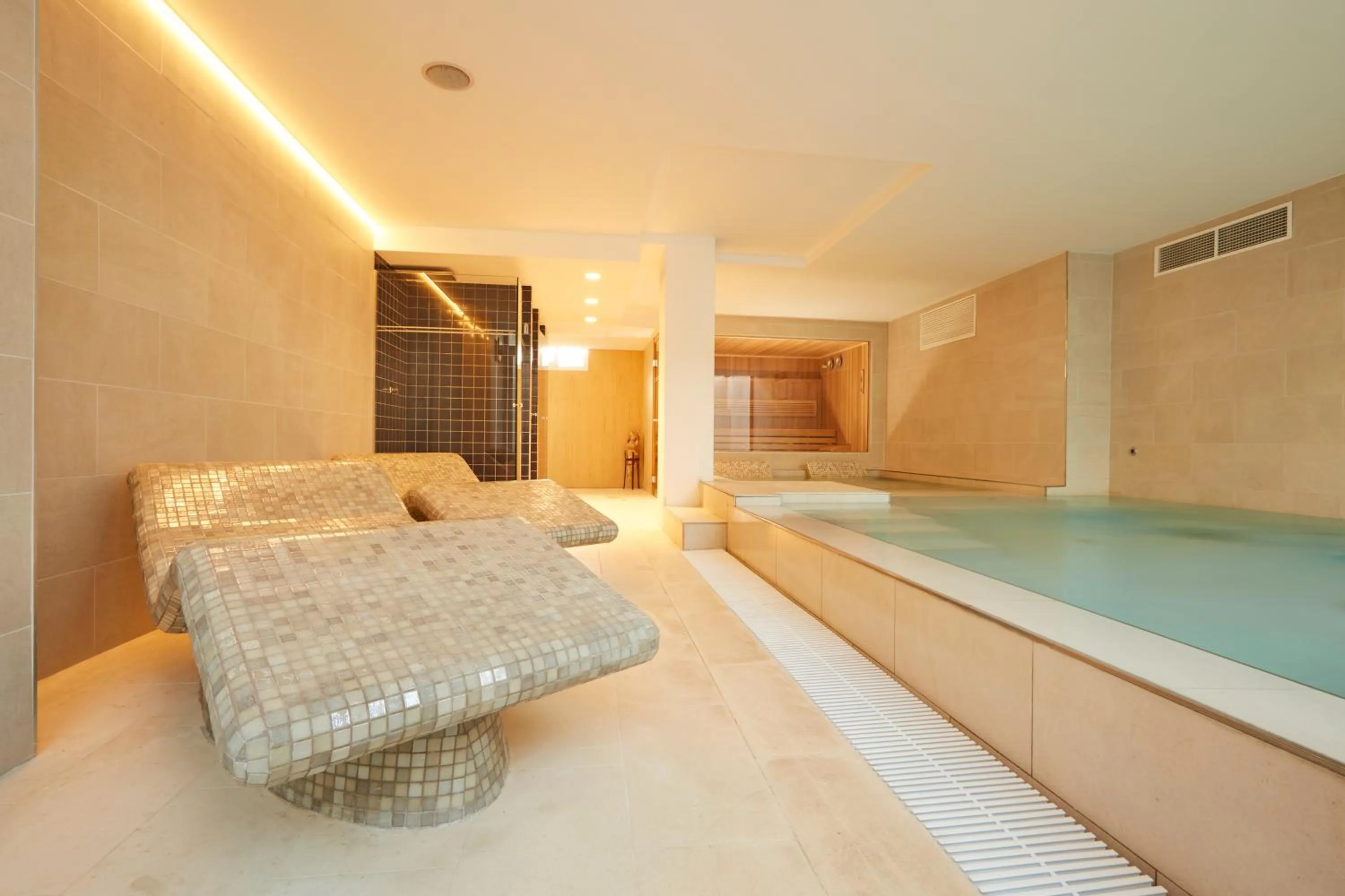 Spa and wellness centre/facilities in Ebano Hotel Apartments & Spa