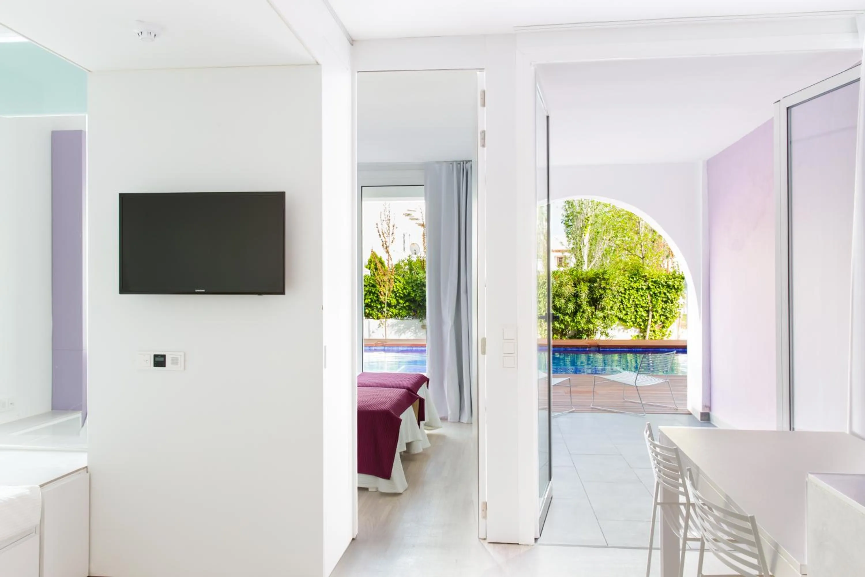 TV and multimedia in Ebano Hotel Apartments & Spa