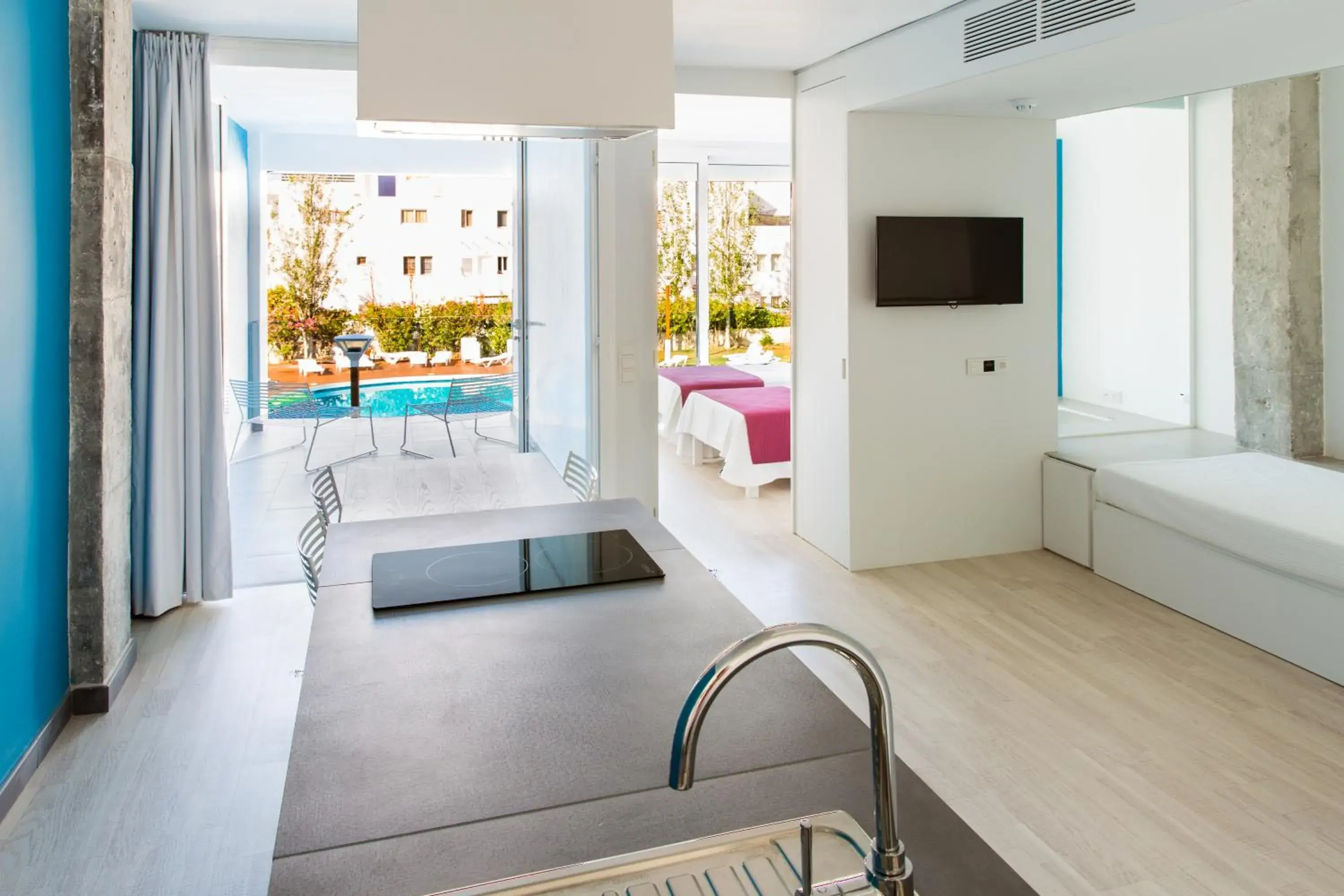 Kitchen or kitchenette, Bed in Ebano Hotel Apartments & Spa Kitchen or kitchenette, Bed in Ebano Hotel Apartments & Spa