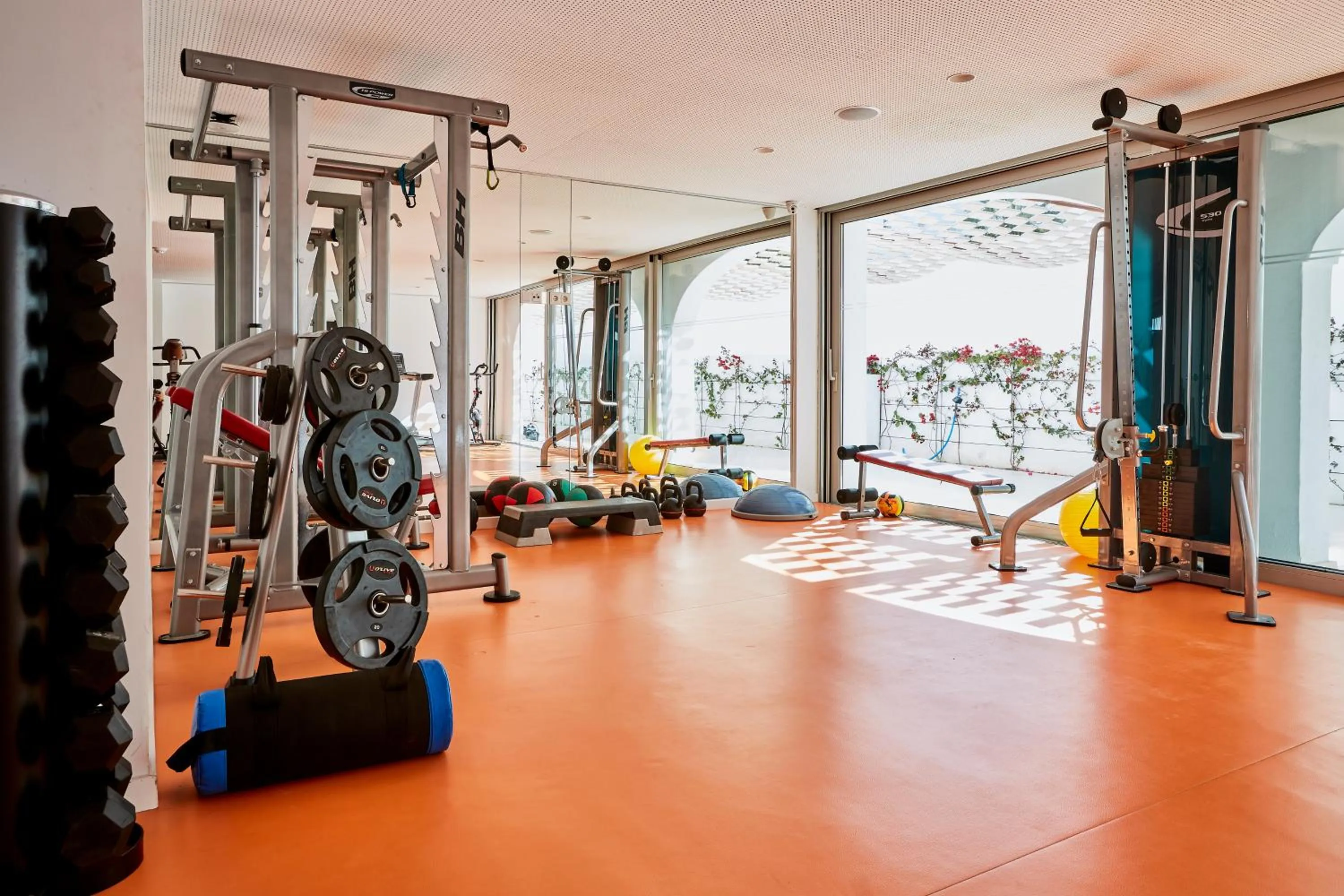 Fitness centre/facilities in Ebano Hotel Apartments & Spa