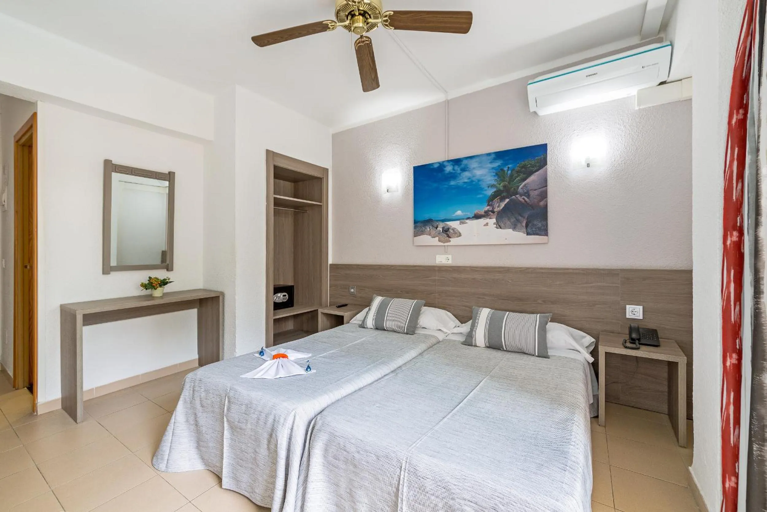 Photo of the whole room, Bed in Hotel Costa Mediterraneo