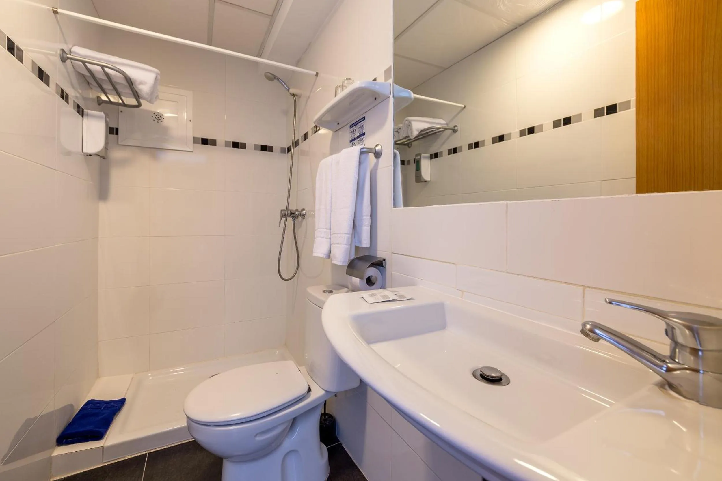 Bathroom in Hotel Costa Mediterraneo