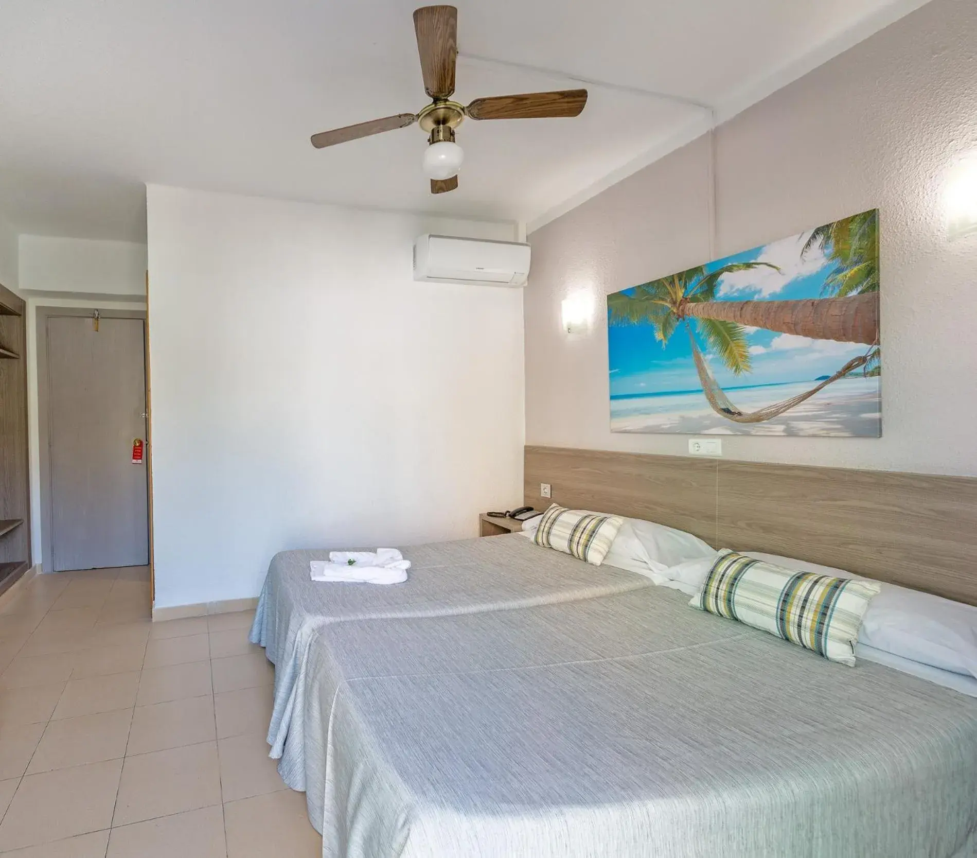 Bed in Hotel Costa Mediterraneo Bed in Hotel Costa Mediterraneo