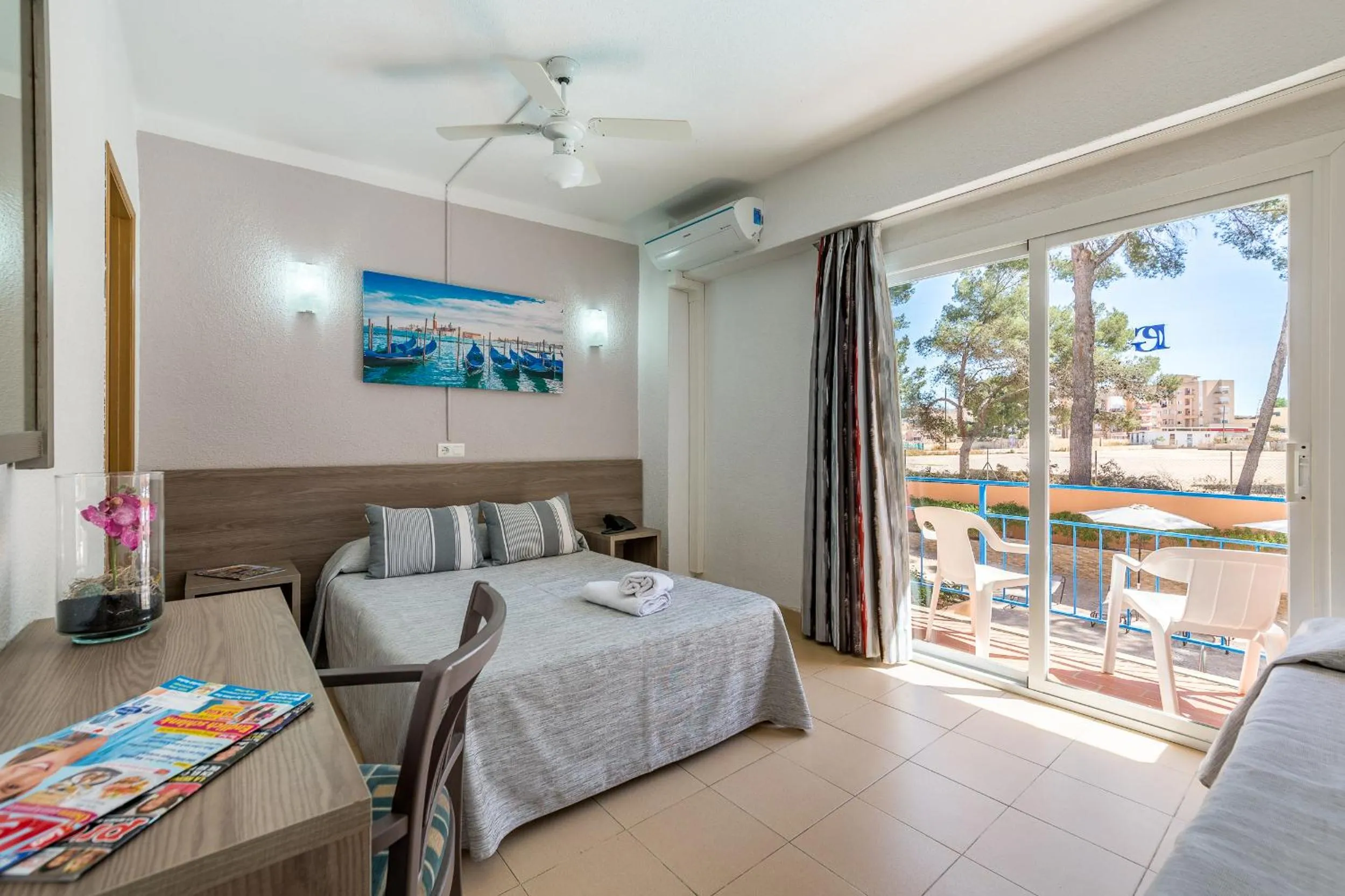 Photo of the whole room, Bed in Hotel Costa Mediterraneo