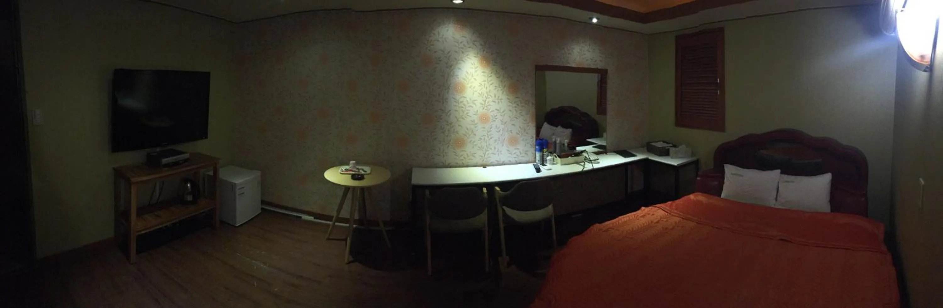 Photo of the whole room, Bed in Nakwon Arcade Sky Motel