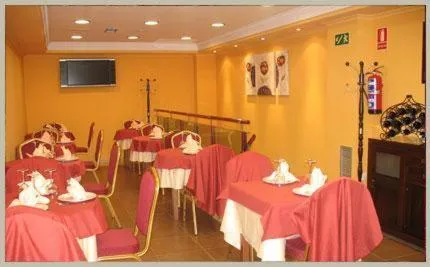Restaurant/places to eat in Hostal Campestre