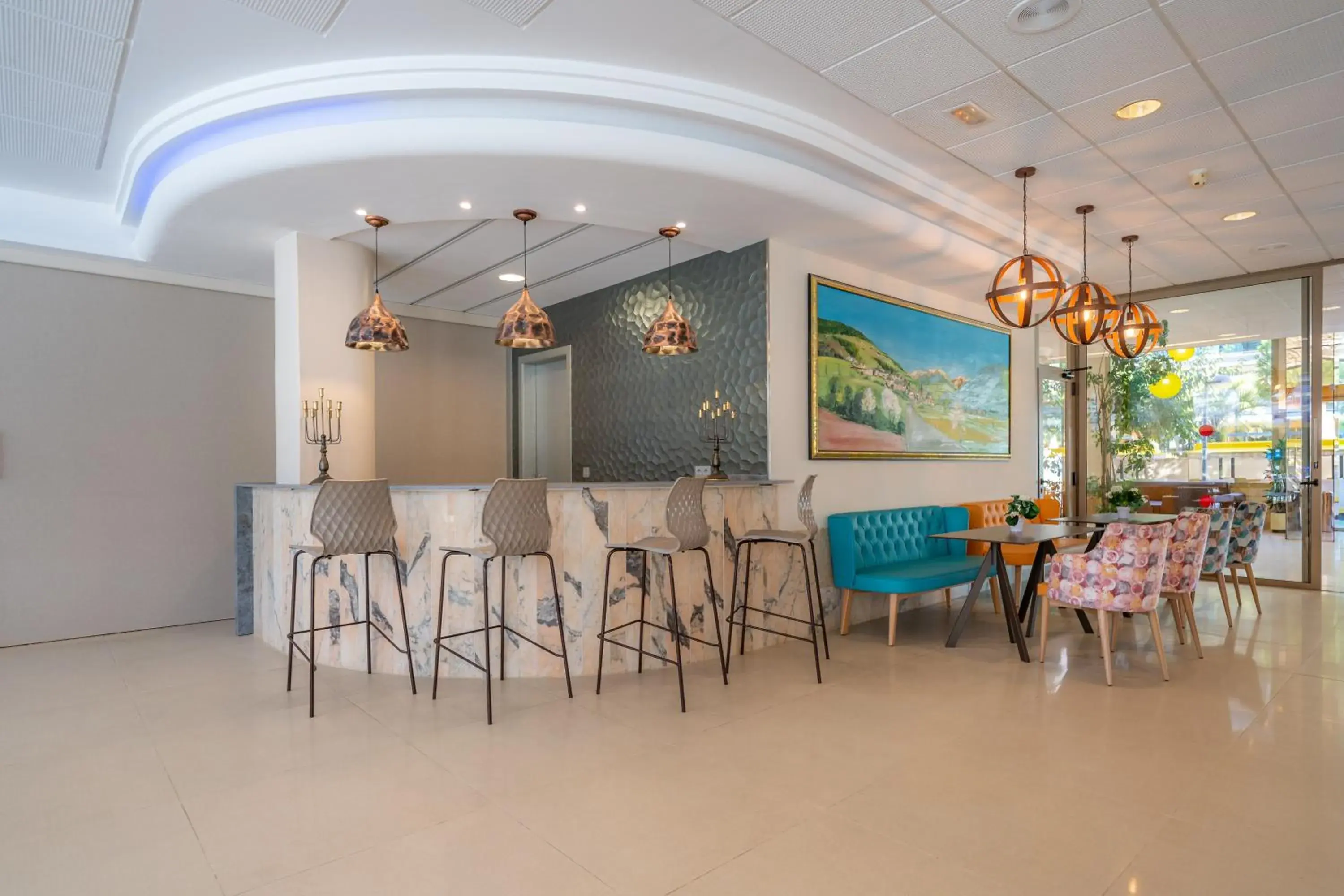 Lounge or bar in Hotel Blaumar Lounge or bar in Hotel Blaumar