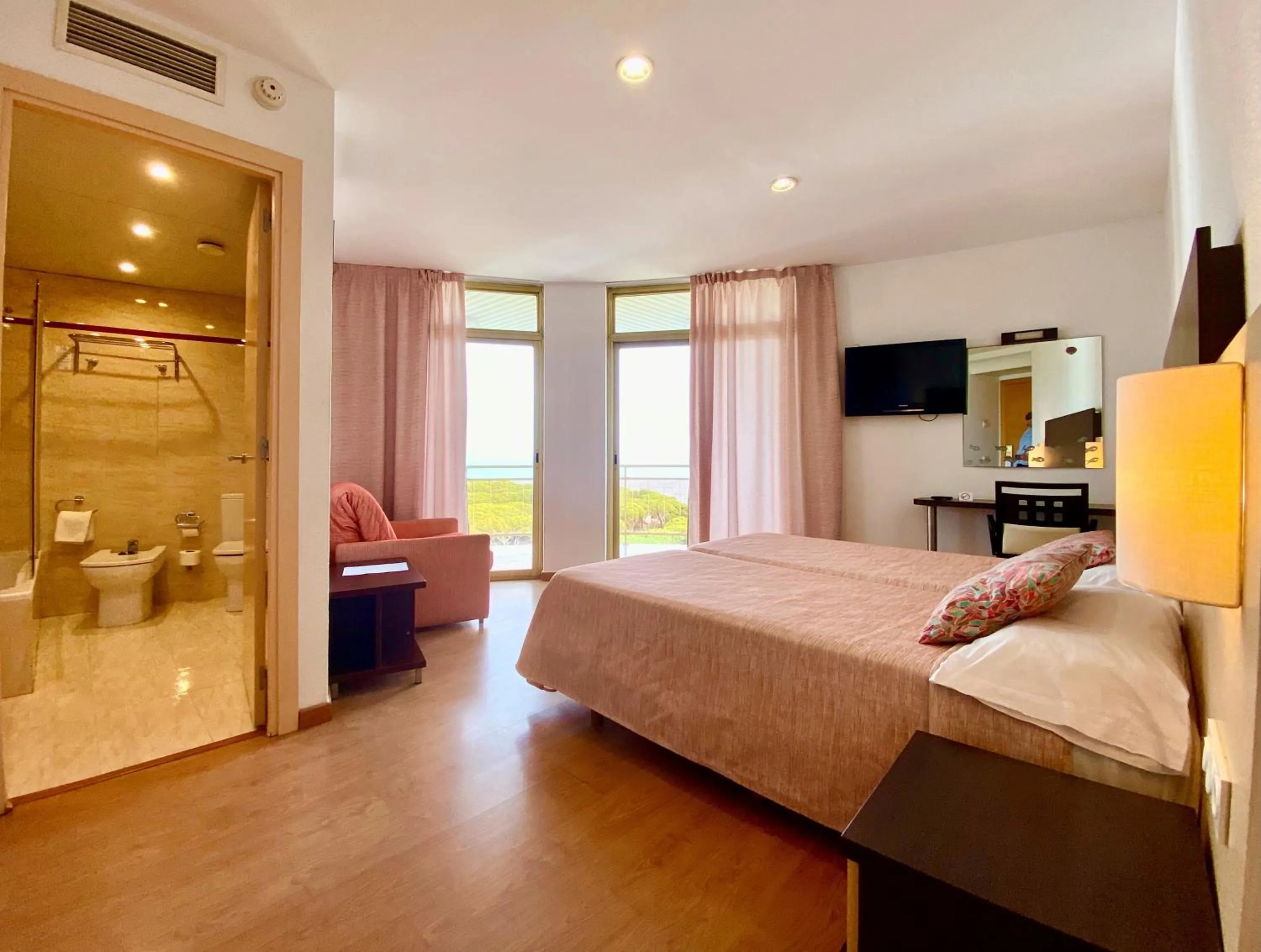 Bed in Hotel Blaumar