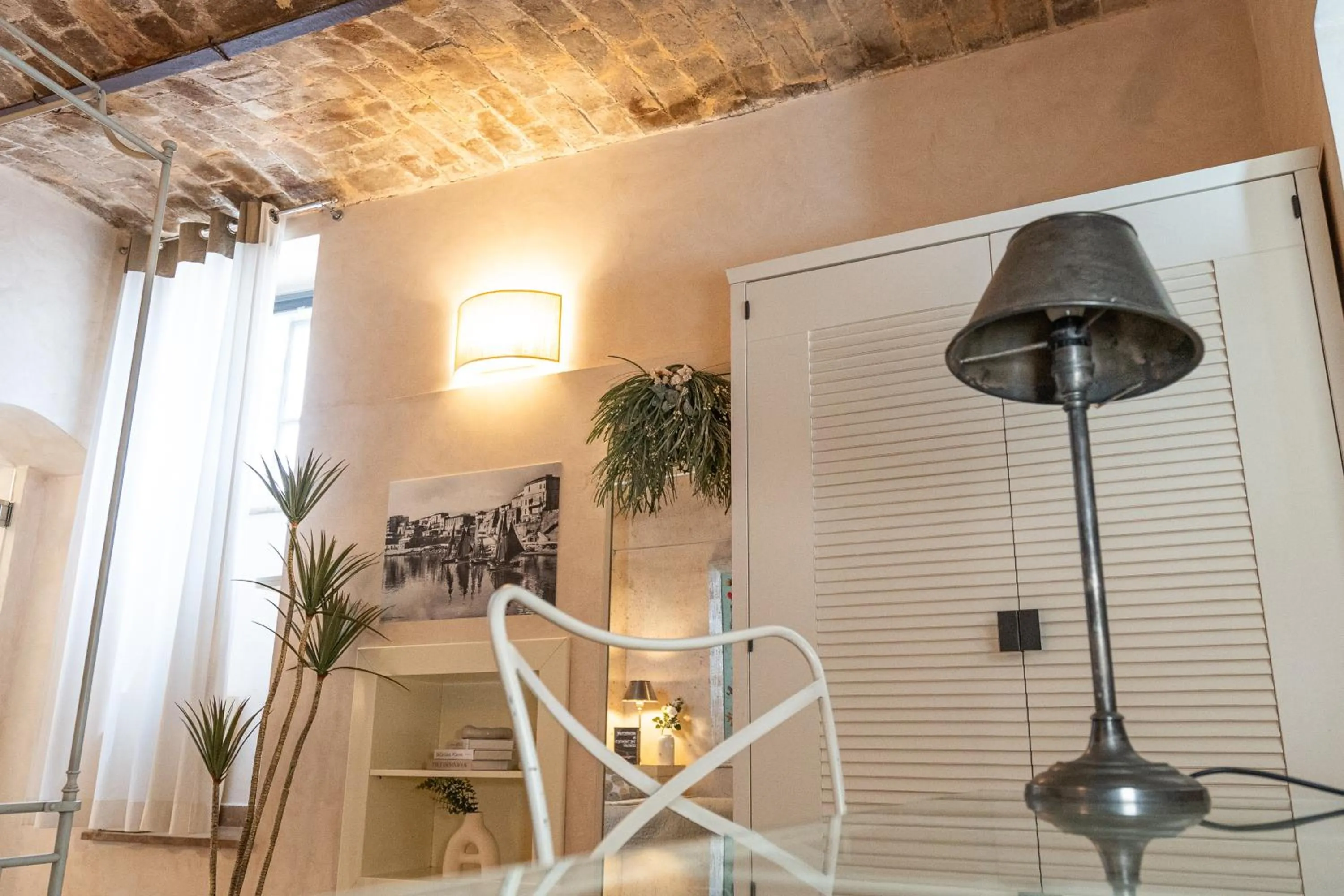 Photo of the whole room in La Lisca