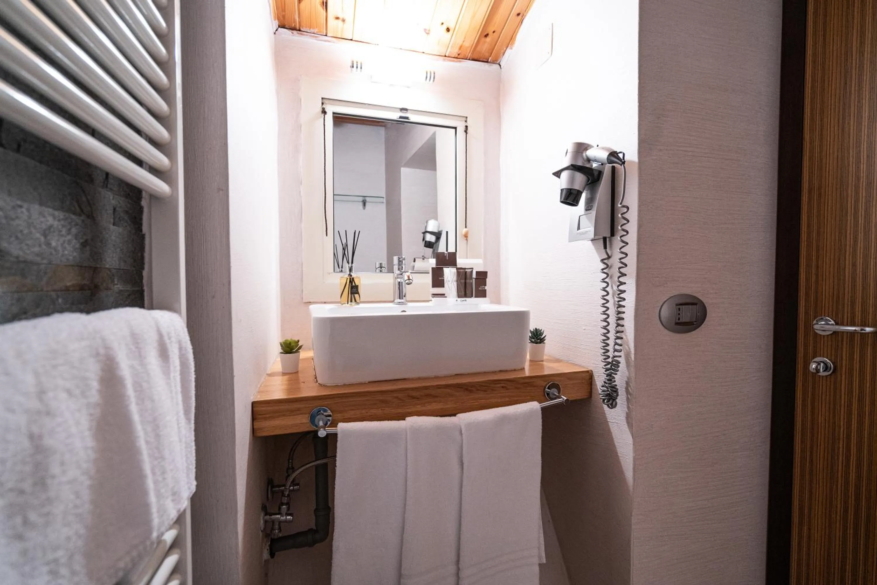 Bathroom, Bed in La Lisca