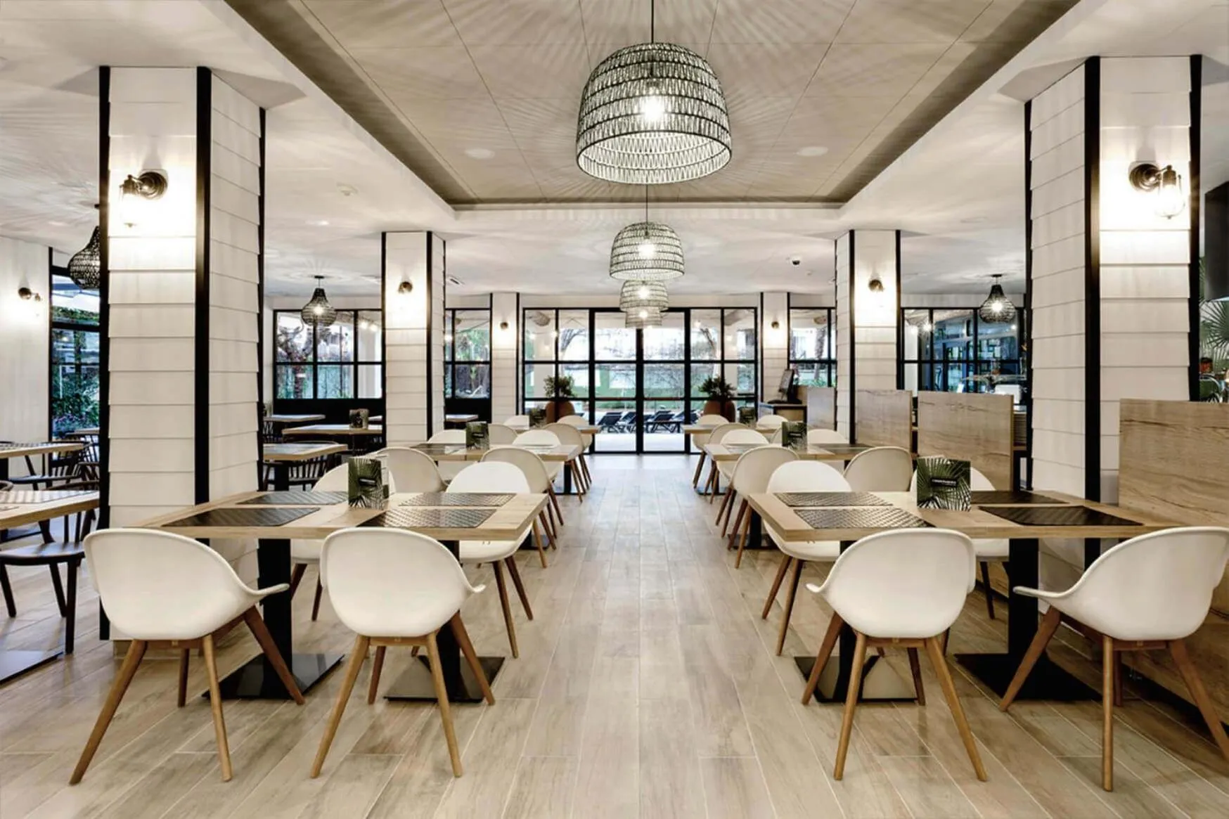 Restaurant/places to eat in Hotel Acapulco