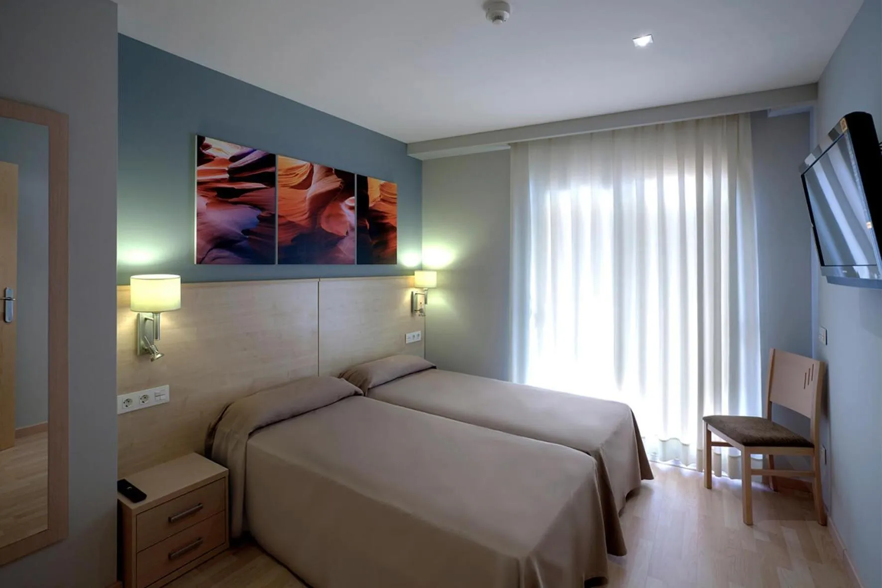 Balcony/Terrace, Bed in Hotel Acapulco