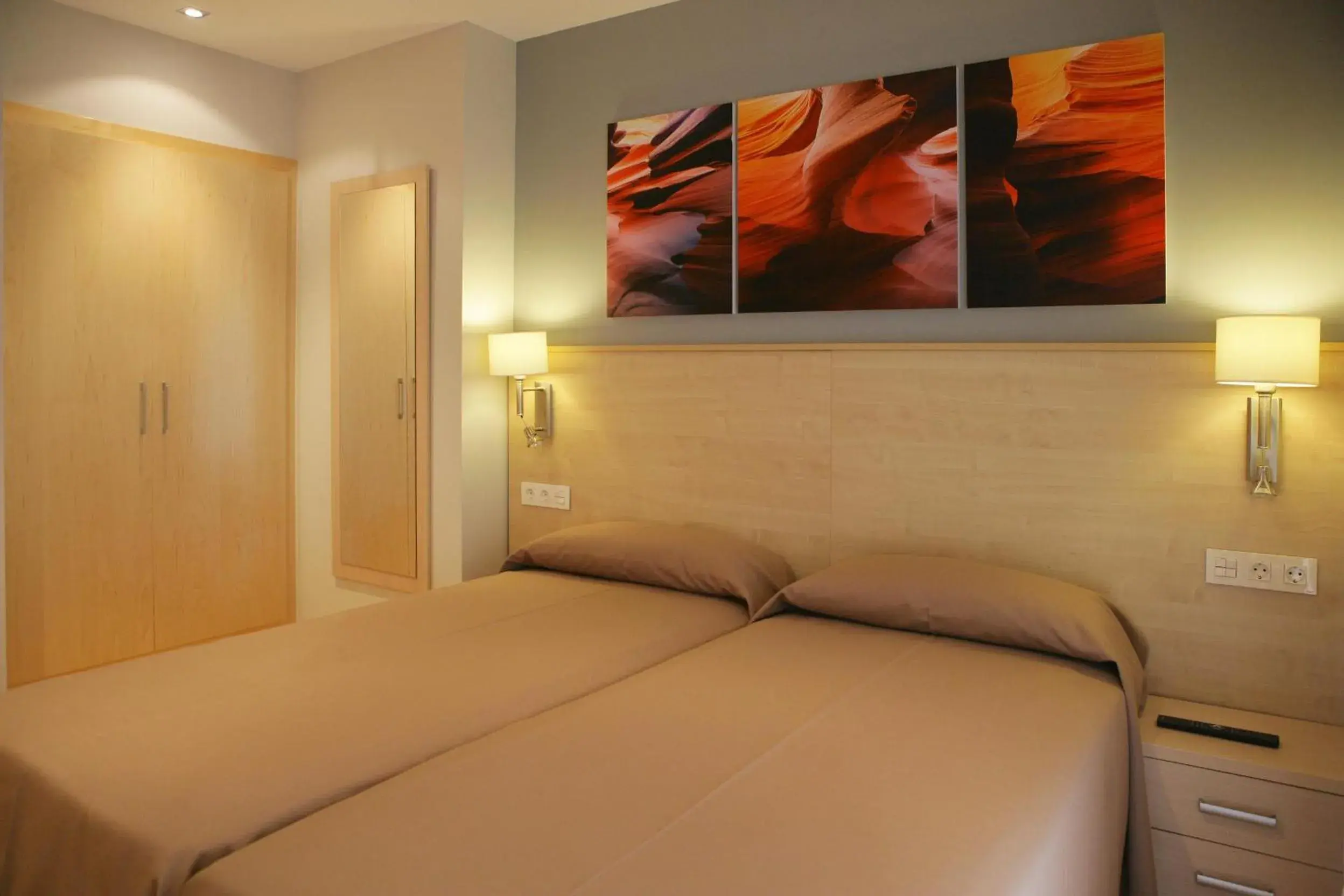 Bed in Hotel Acapulco Bed in Hotel Acapulco