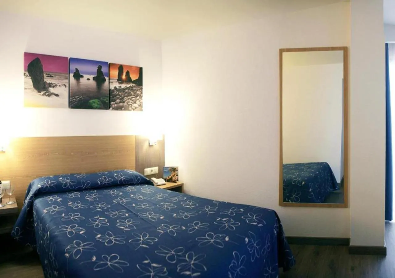 Photo of the whole room, Bed in Hotel Acapulco