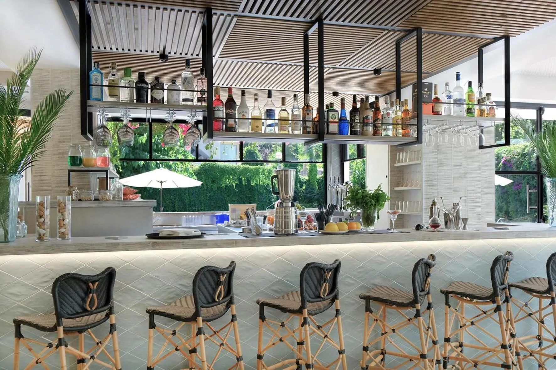 Day in Hotel Acapulco