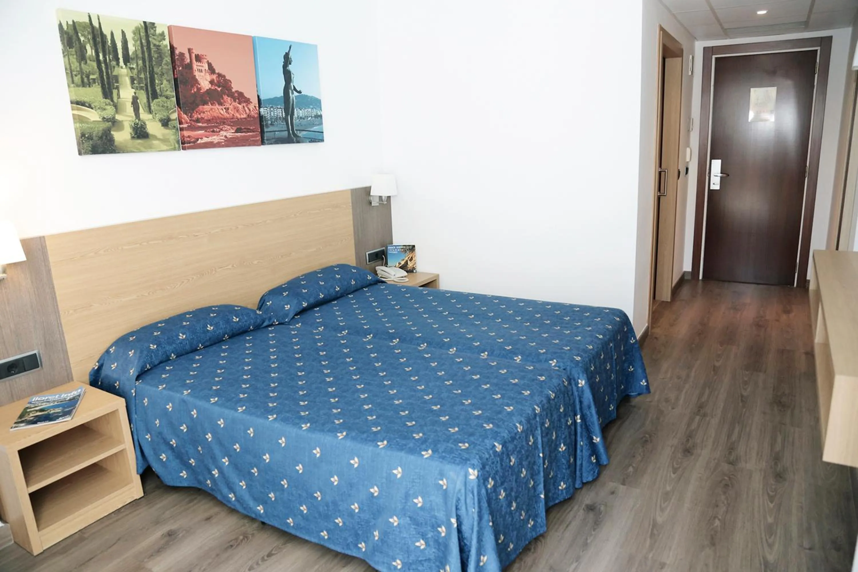 Bed in Hotel Acapulco