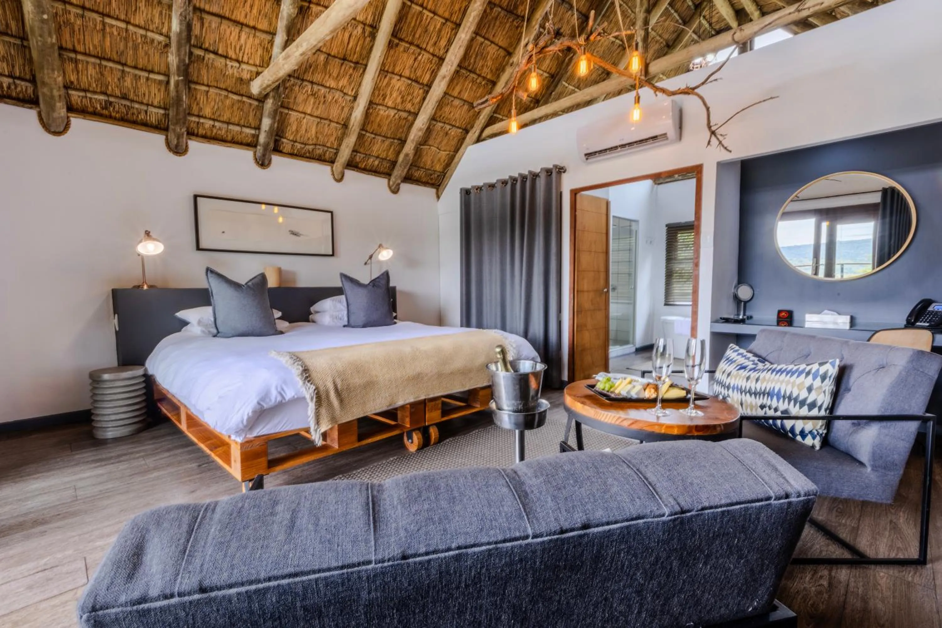 Bathroom, Bed in Cradle Boutique Hotel