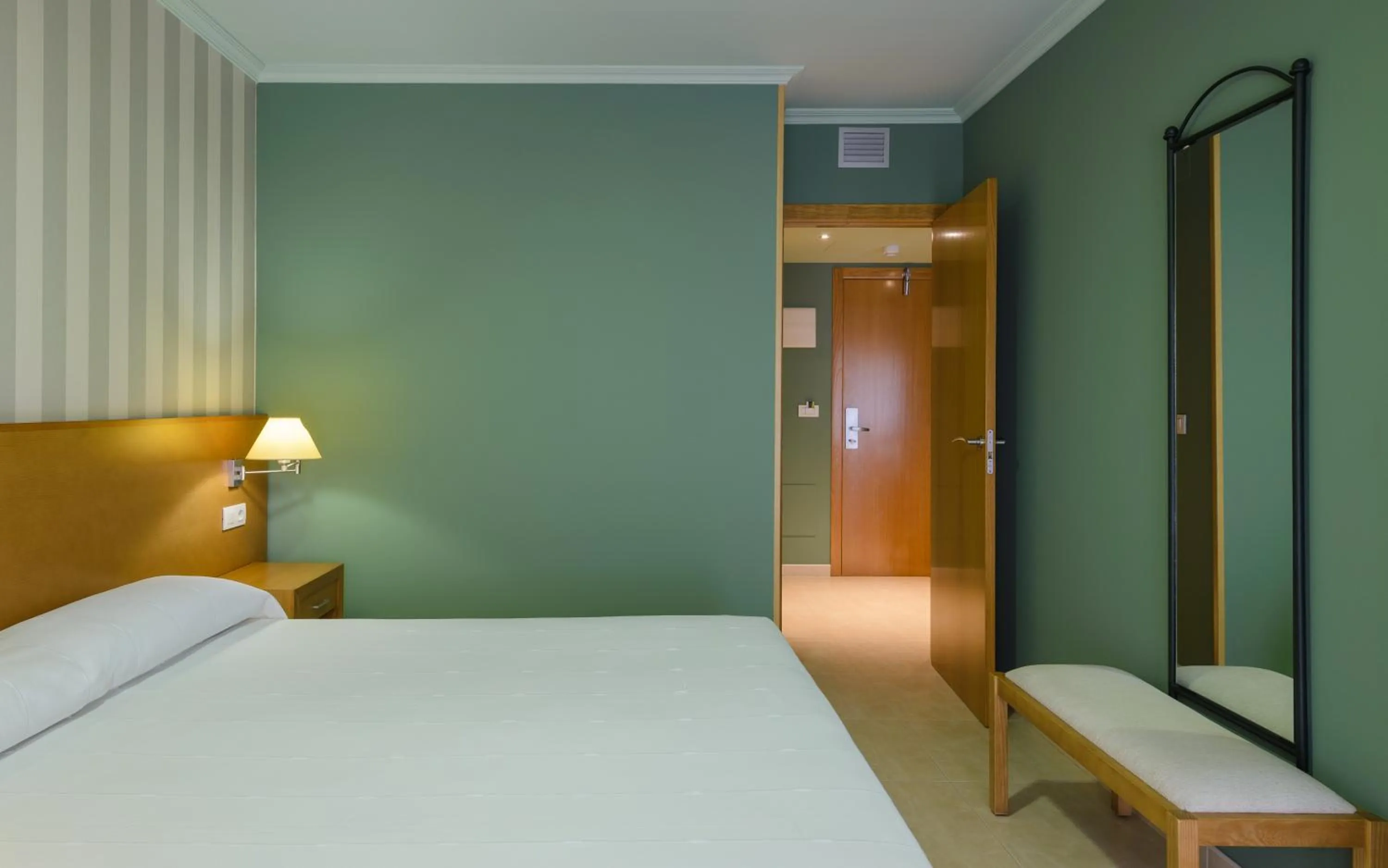 Bedroom, Bed in Apartamentos Trisquel