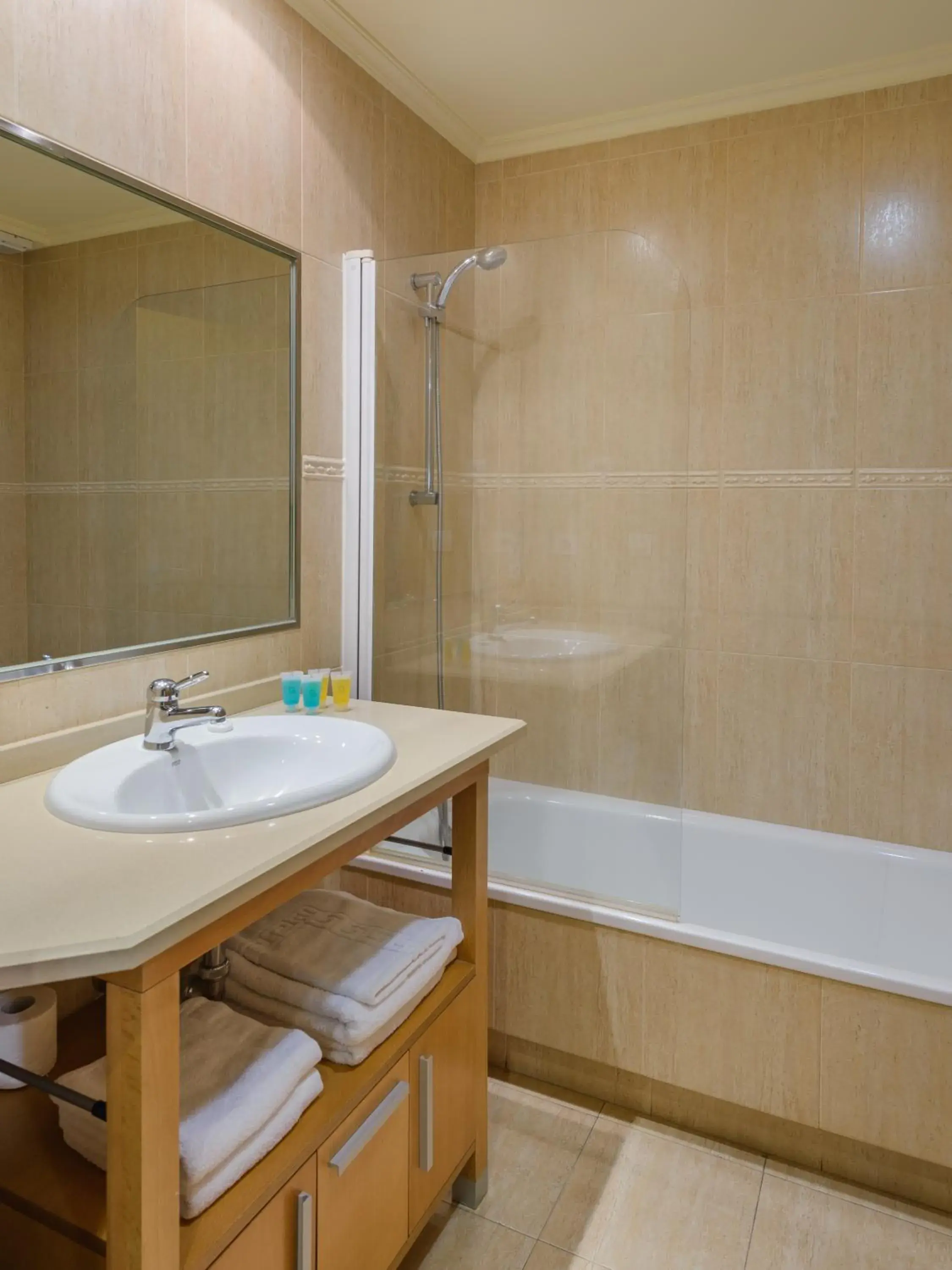 Apartment (2-4 Adults) in Apartamentos Trisquel Apartment (2-4 Adults) in Apartamentos Trisquel