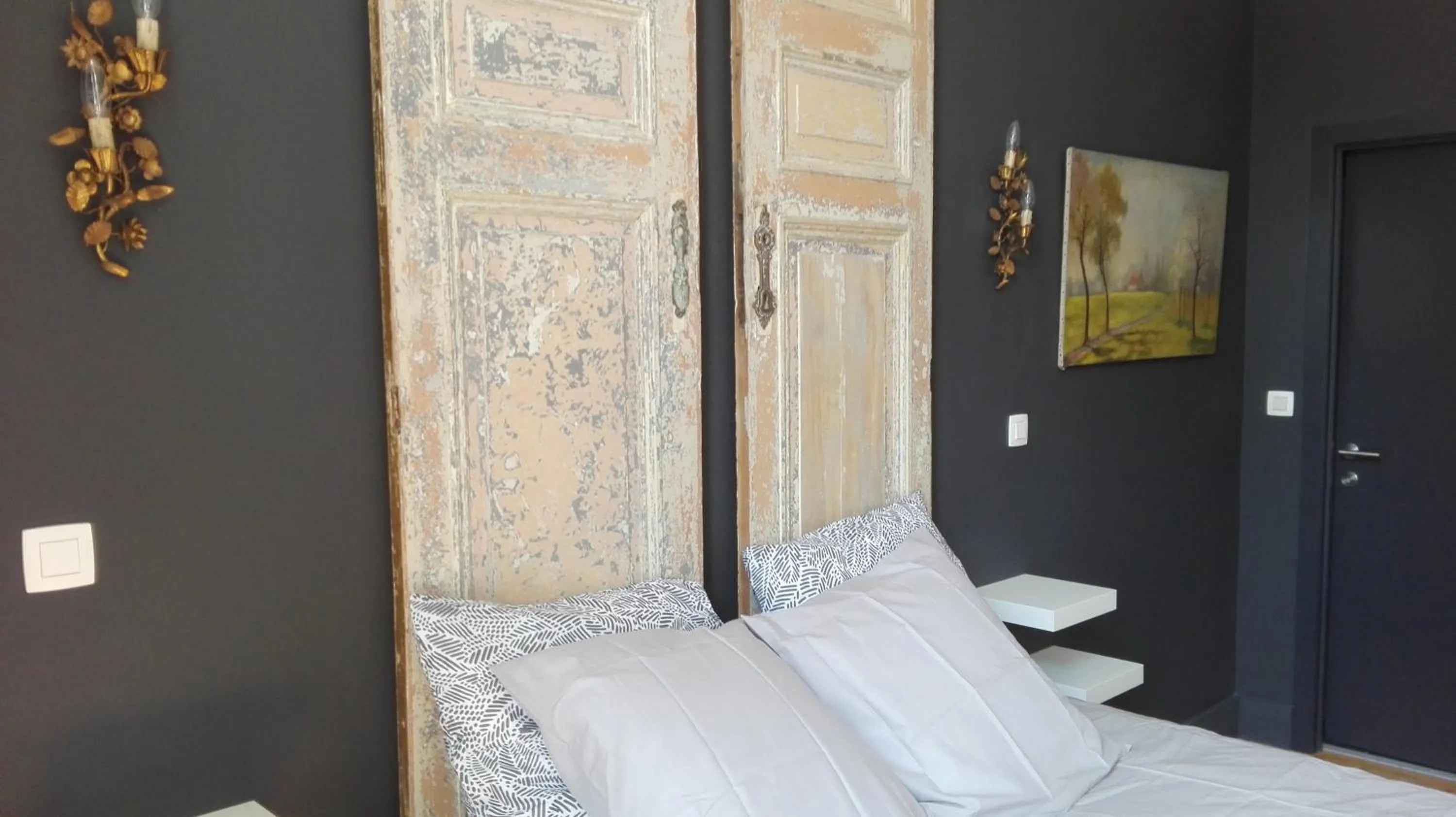 Decorative detail, Bed in Villa 36 B&B