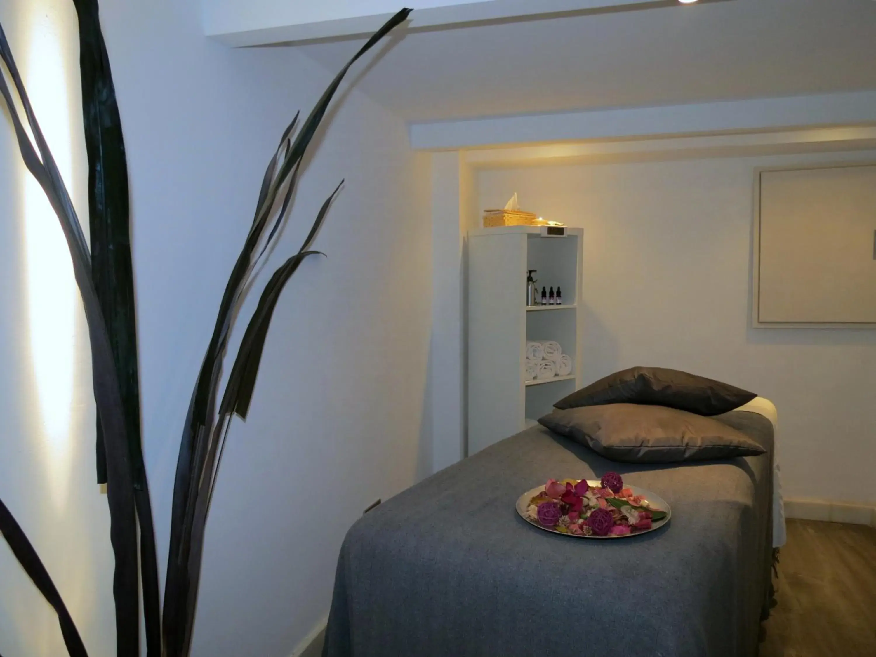 Massage, Bed in BG Nautico Ebeso Massage, Bed in BG Nautico Ebeso