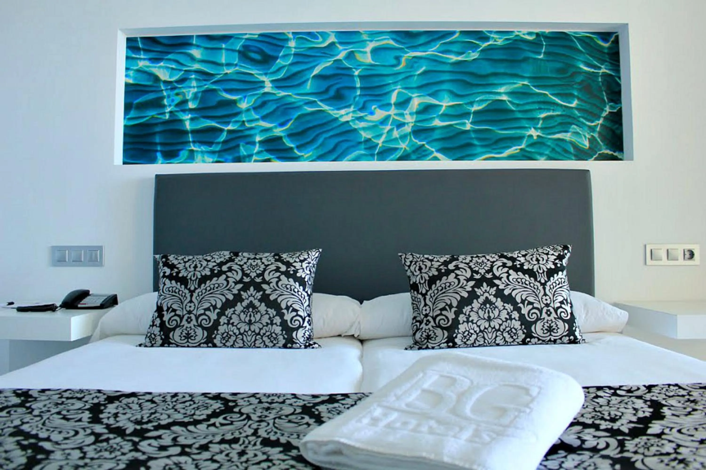 Photo of the whole room, Bed in BG Nautico Ebeso