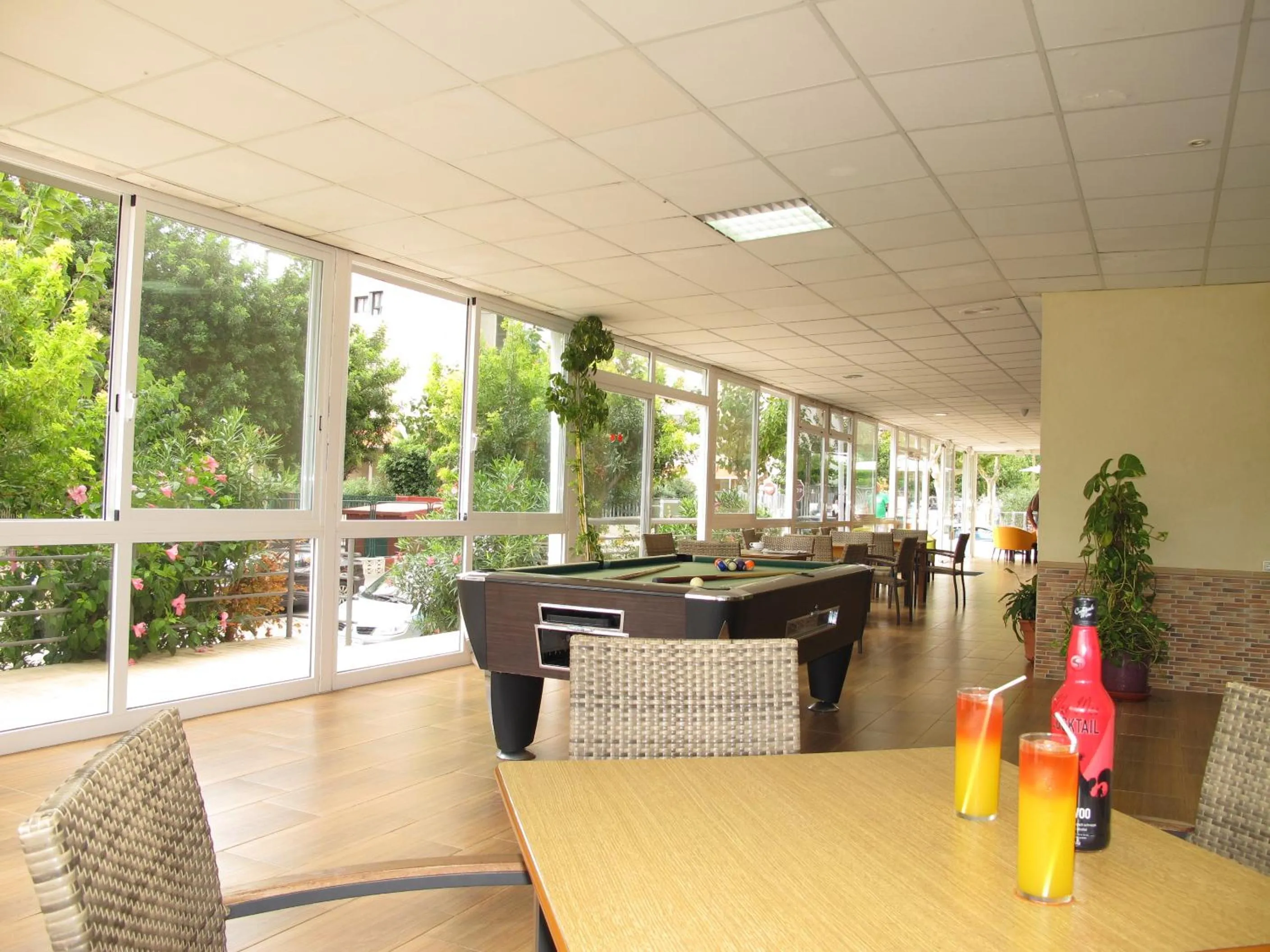 Lounge or bar in Apartamentos Vistamar