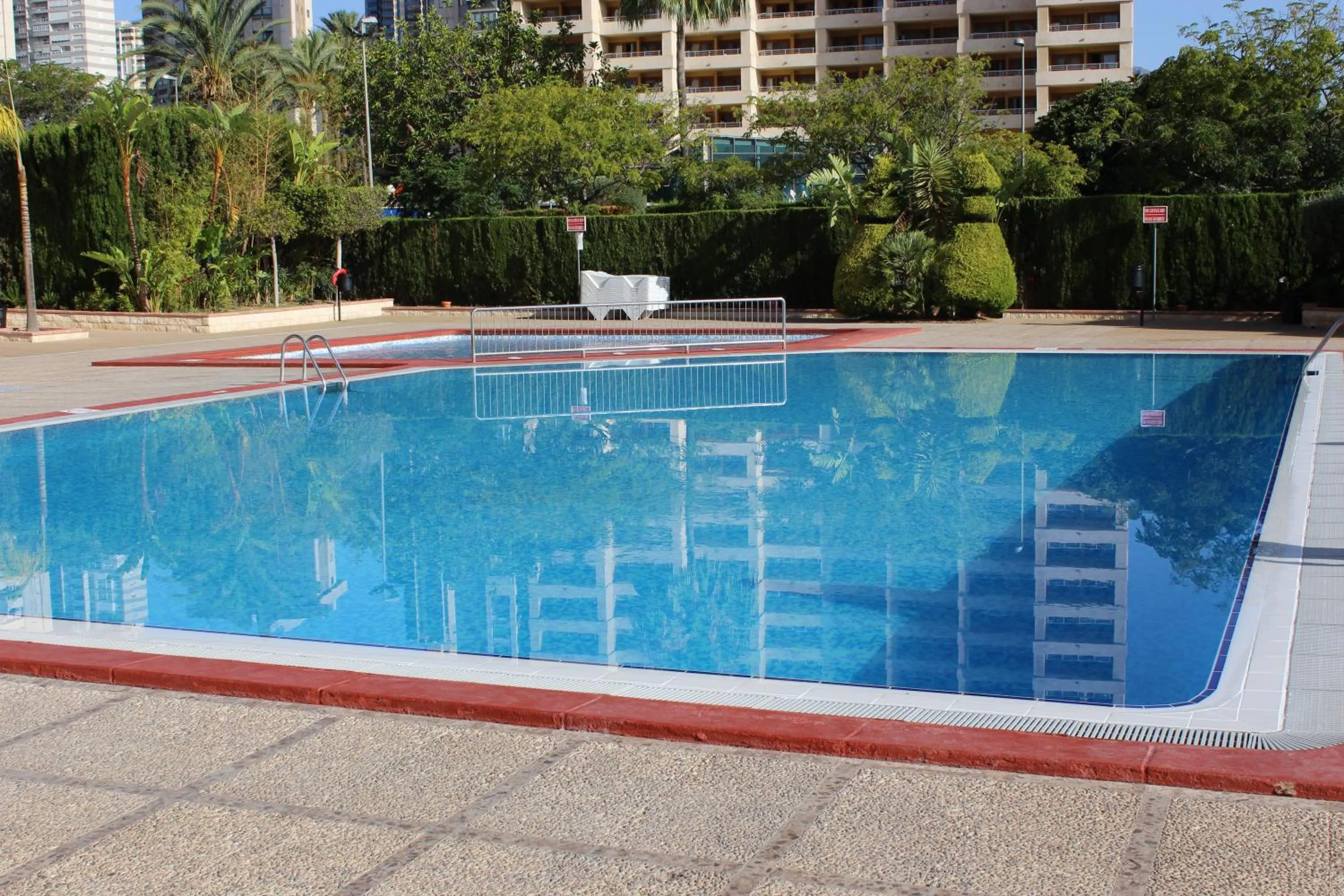 Swimming pool in Apartamentos Vistamar