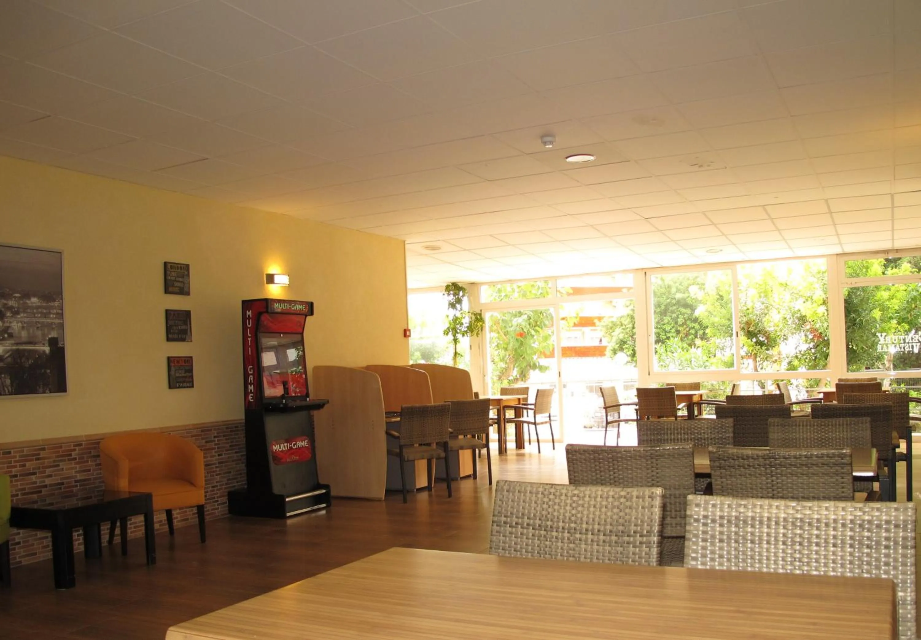 Lounge or bar in Apartamentos Vistamar