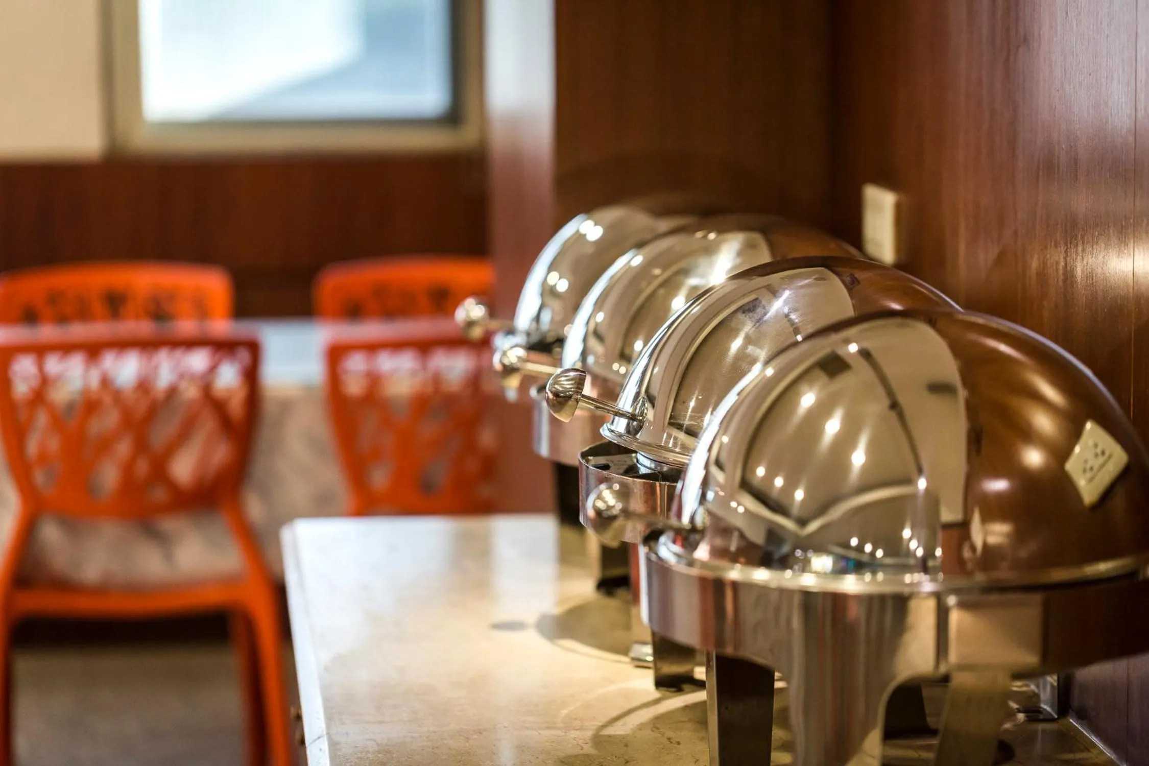 Restaurant/places to eat in The Young Hotel