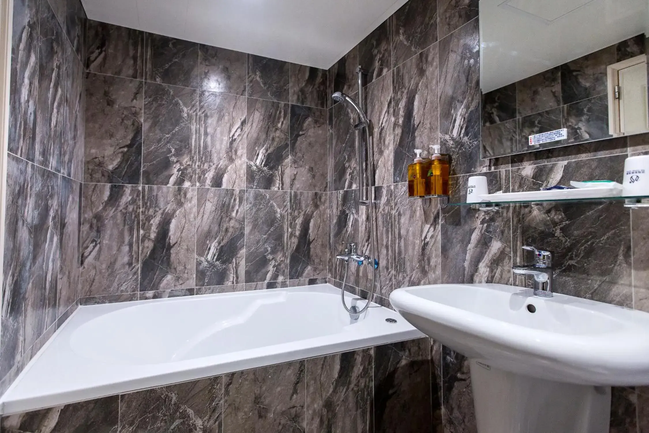 The Young Hotel The Young Hotel