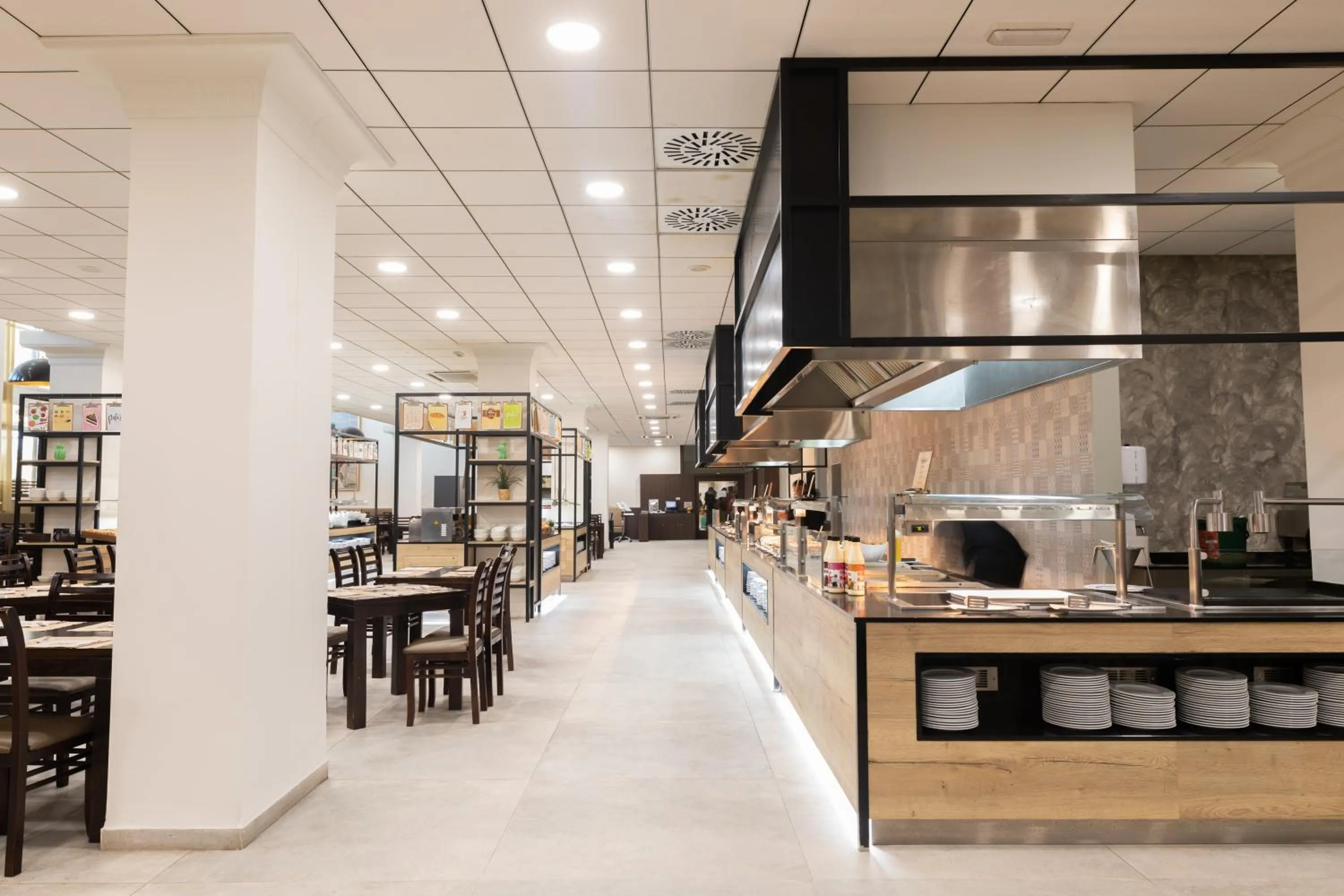 Restaurant/places to eat in Palas Pineda