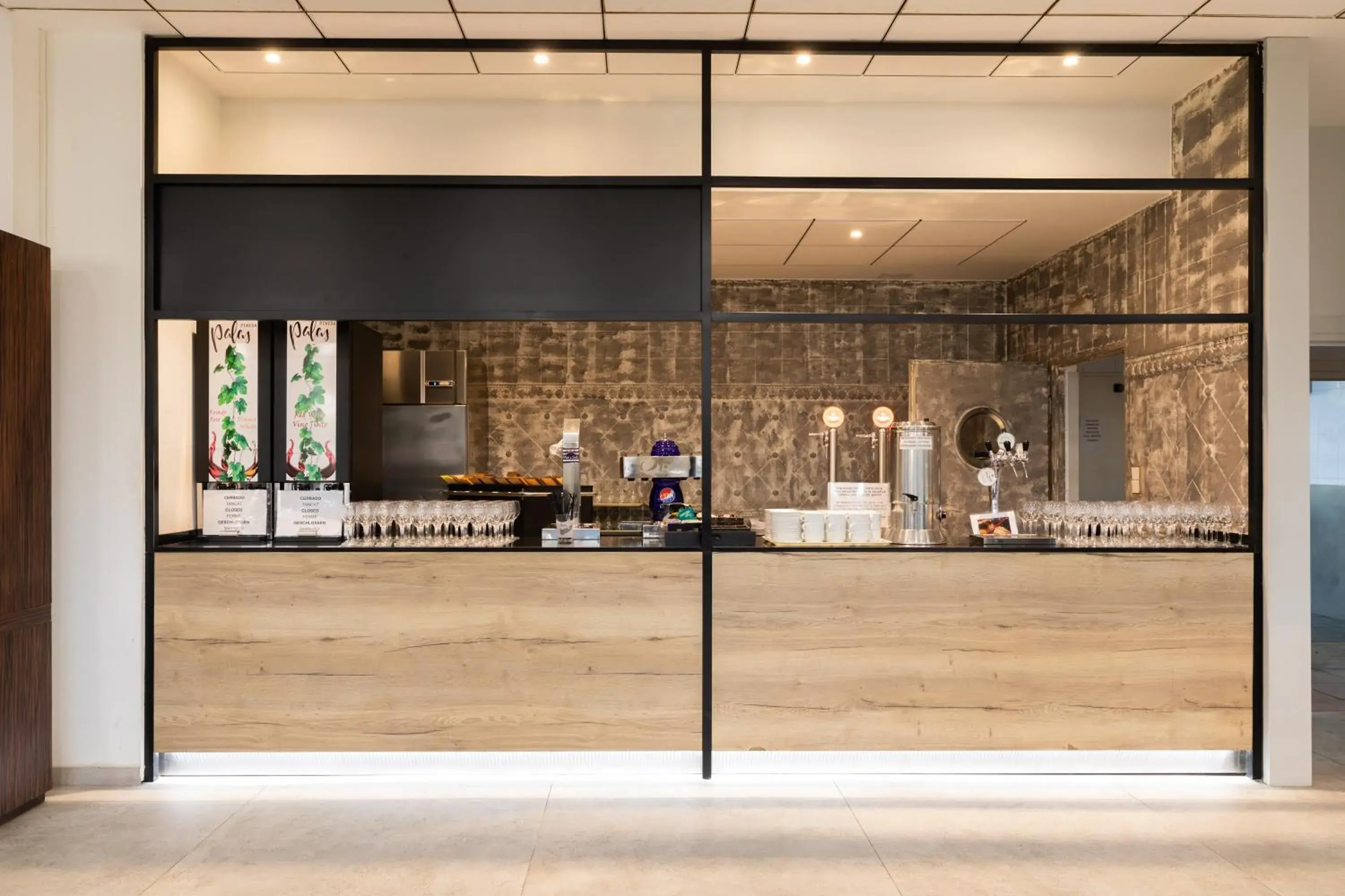 Restaurant/places to eat in Palas Pineda Restaurant/places to eat in Palas Pineda