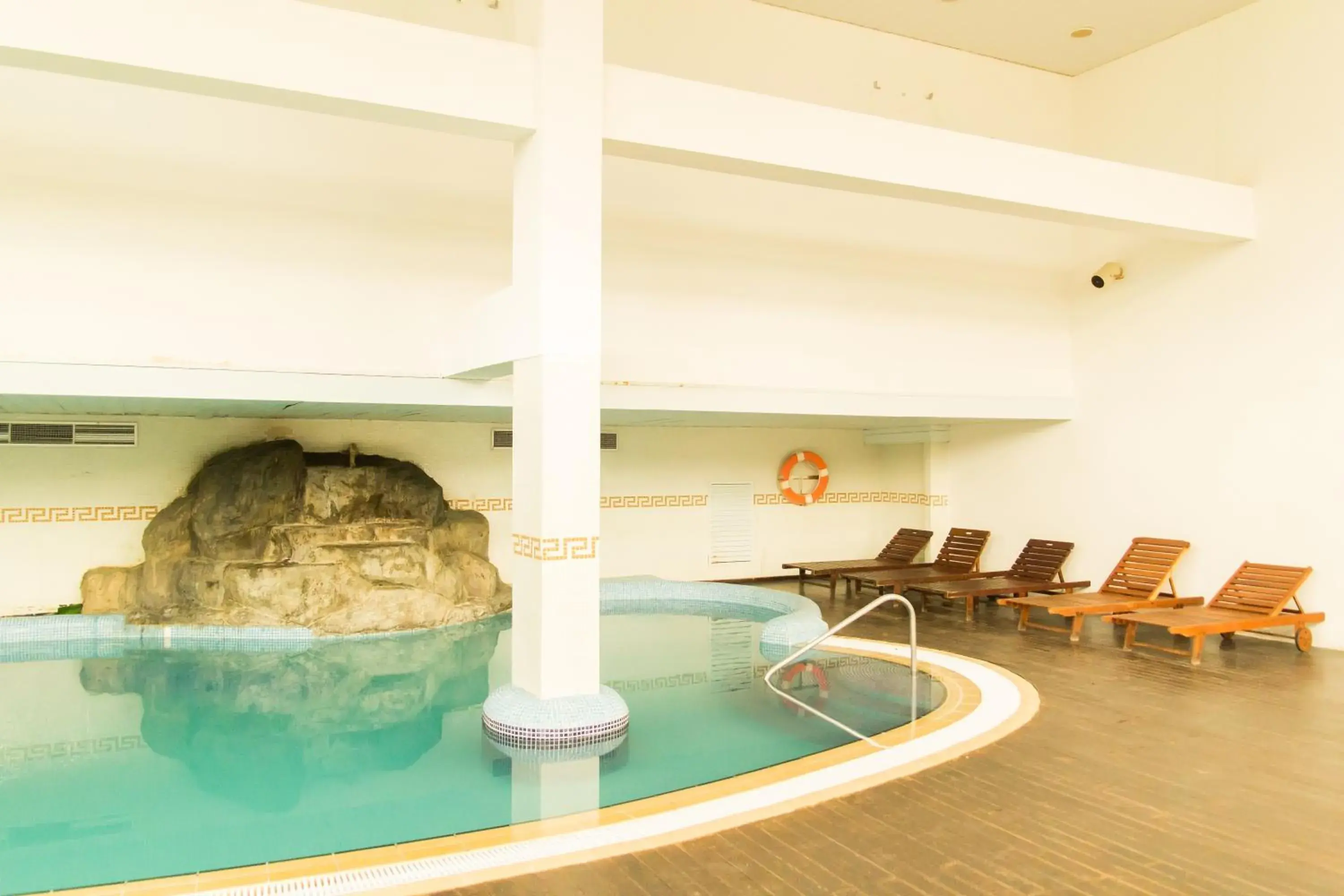 Swimming pool in Palas Pineda Swimming pool in Palas Pineda