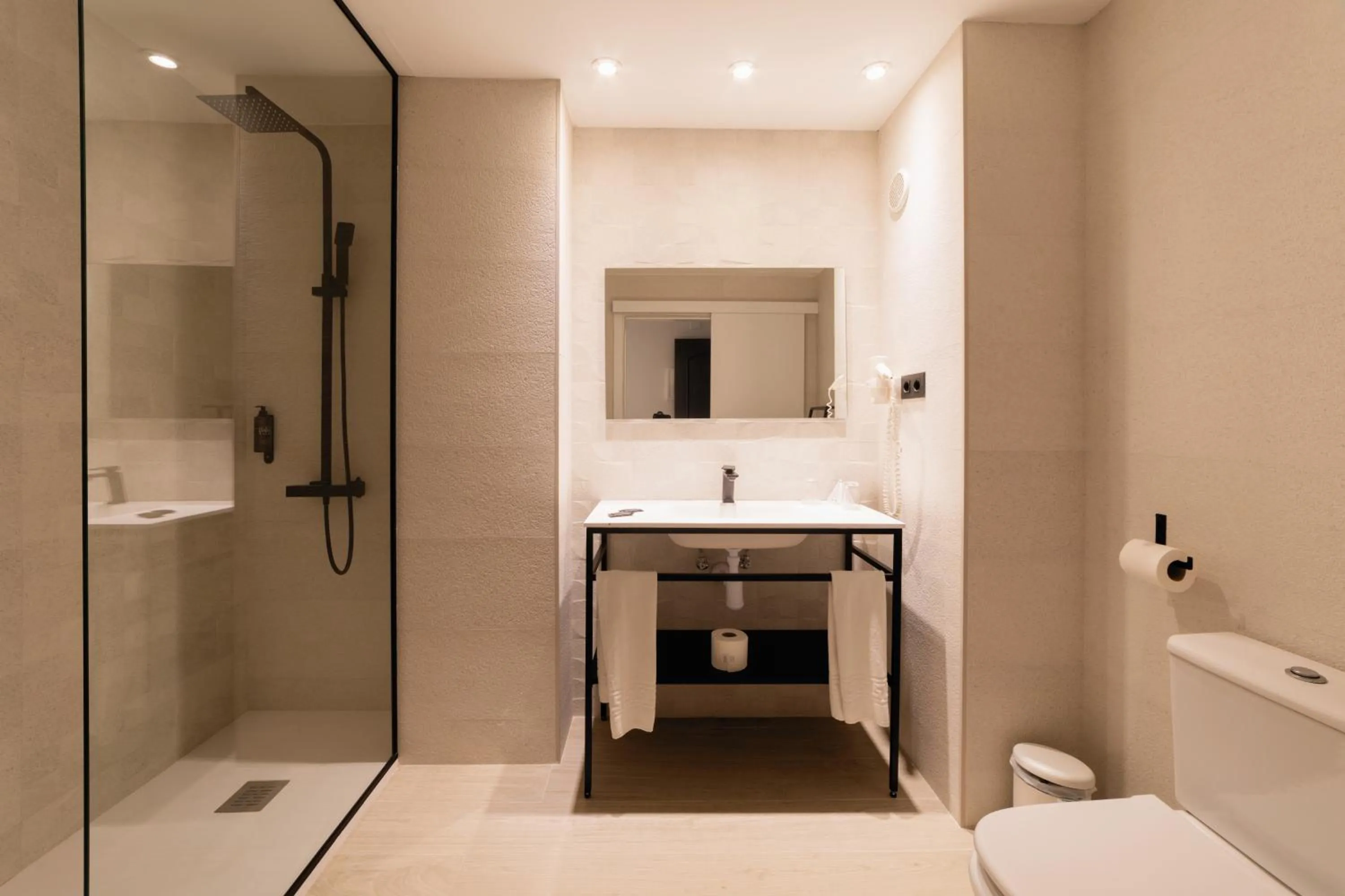 Shower in Palas Pineda