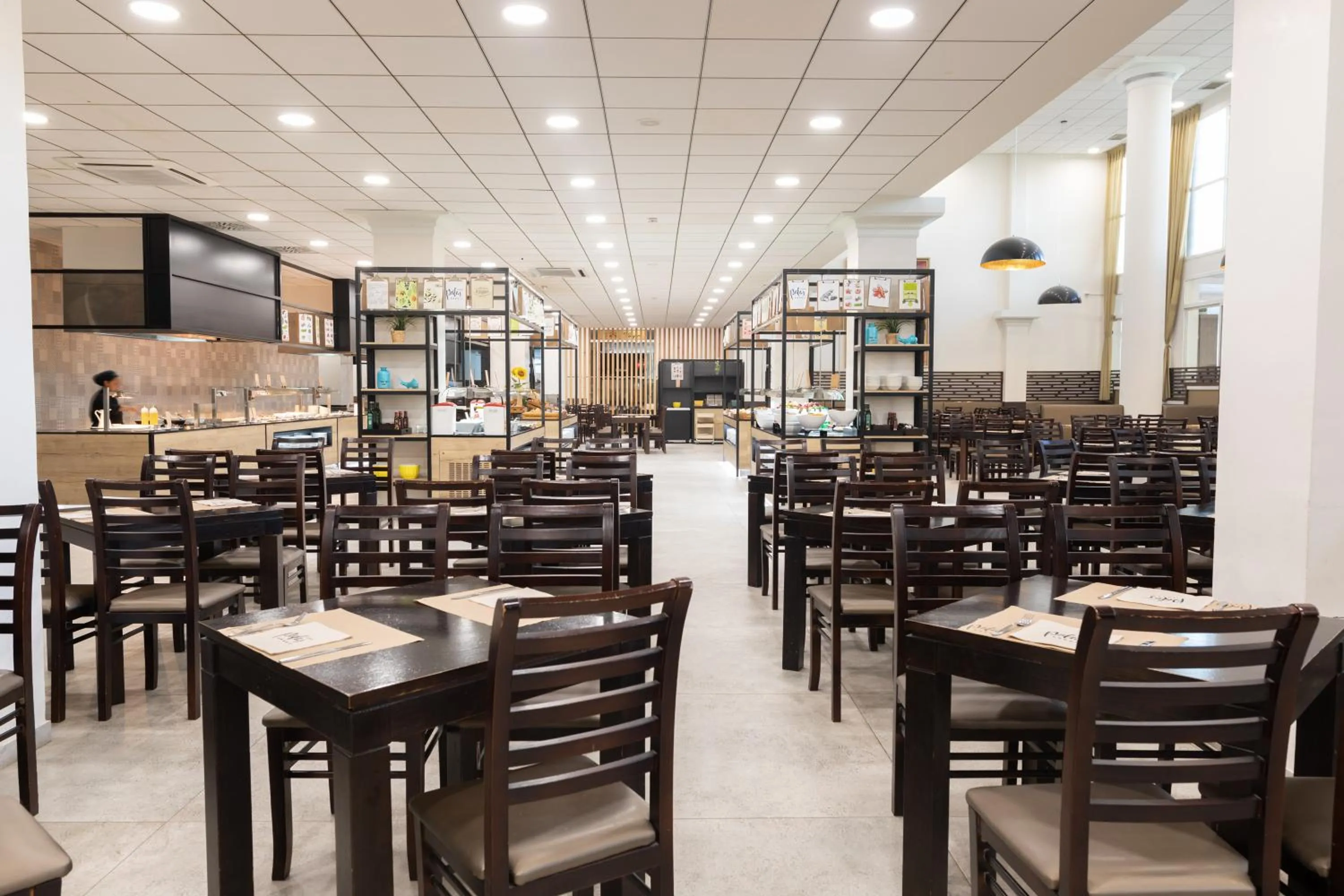 Restaurant/places to eat in Palas Pineda