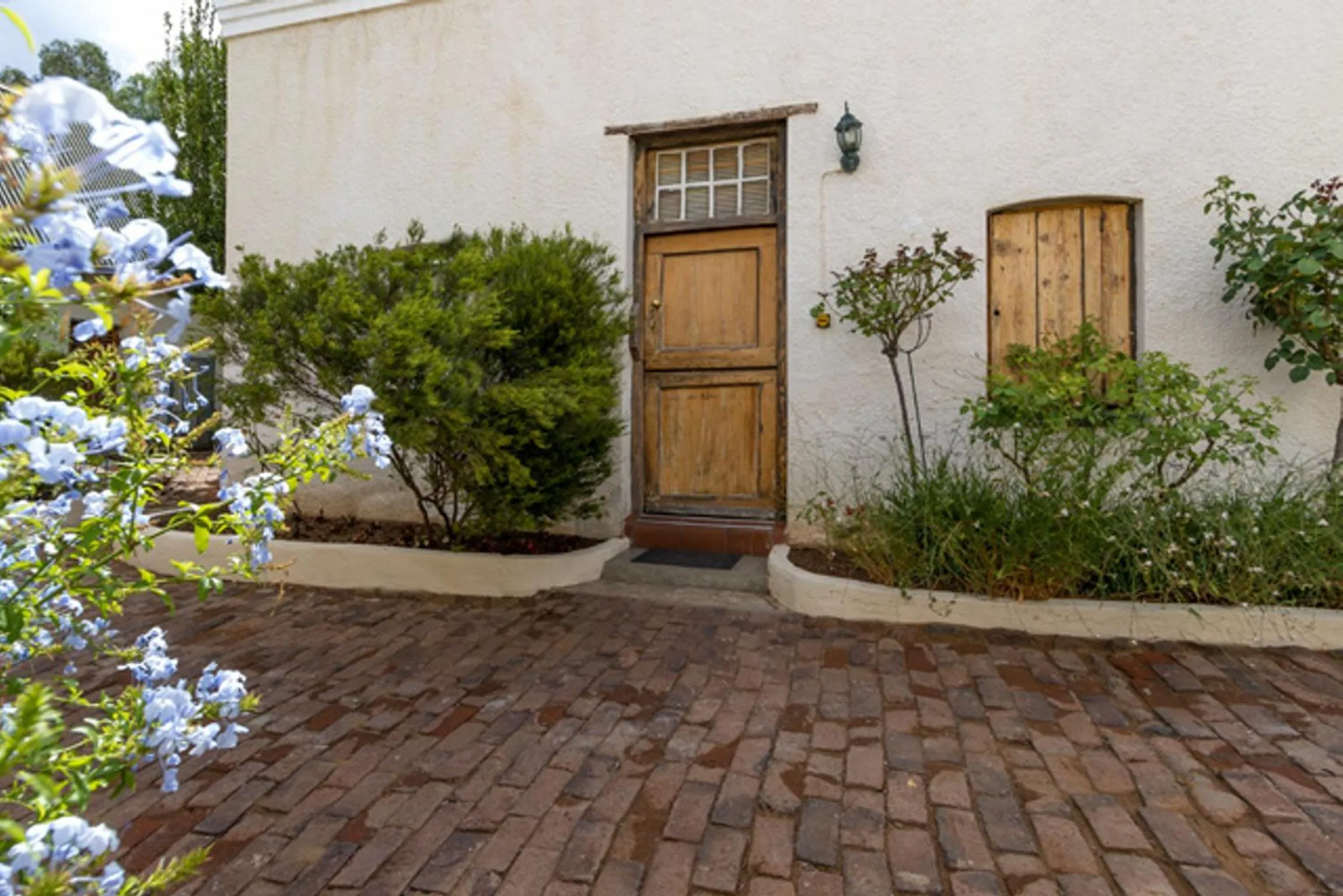 Facade/entrance in NANNA ROUS' TOWN HOUSE