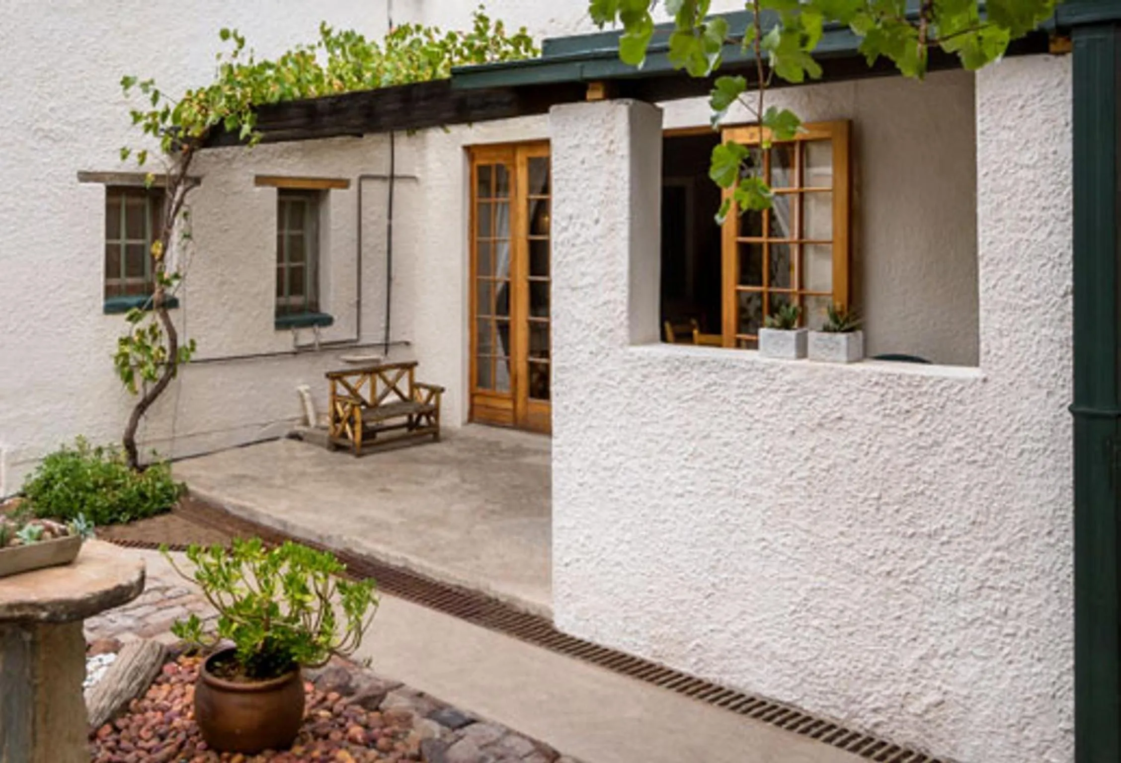 Garden view in NANNA ROUS' TOWN HOUSE