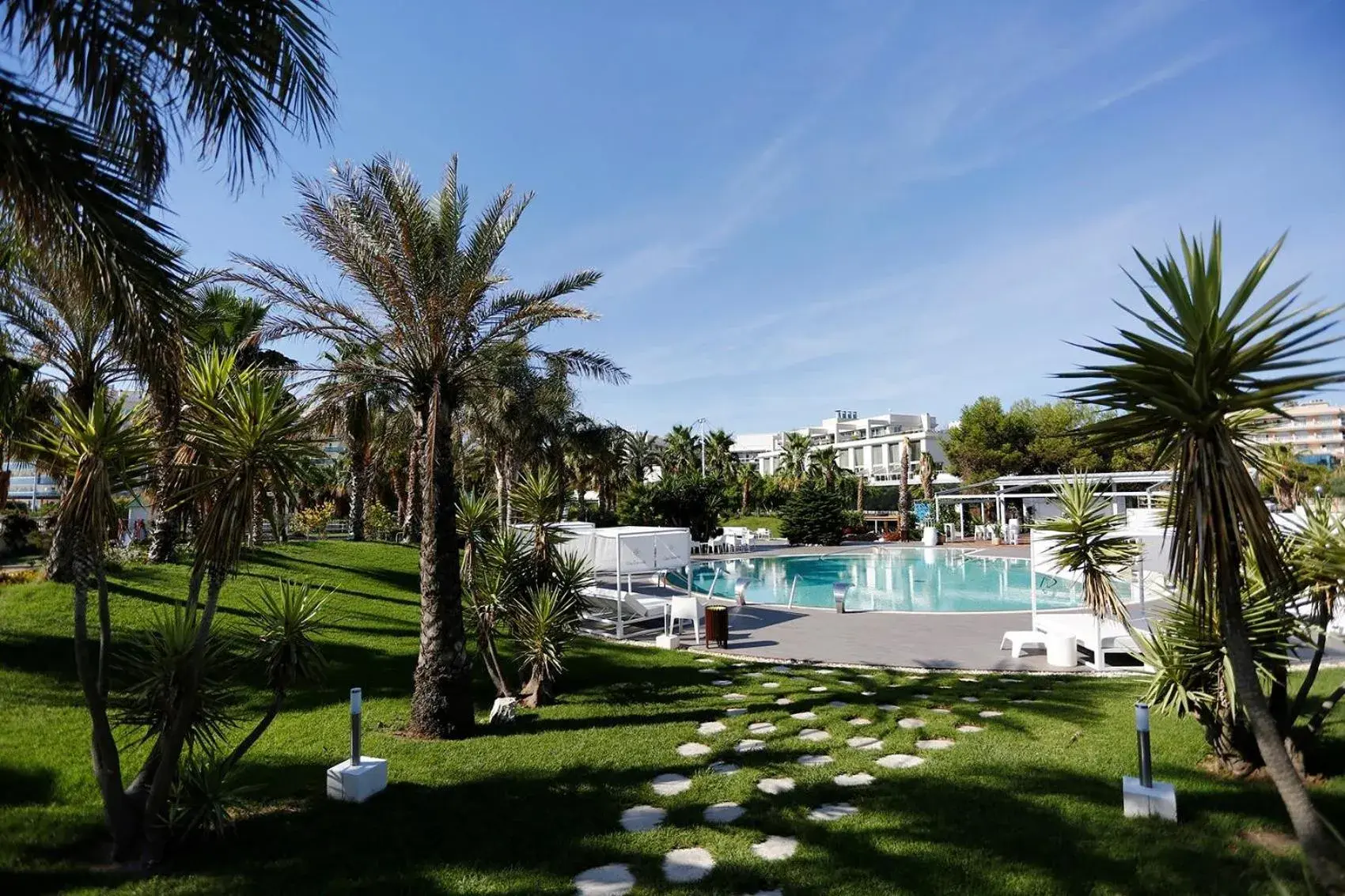 Swimming pool in Gran Palas Hotel - Spa incluido Swimming pool in Gran Palas Hotel - Spa incluido