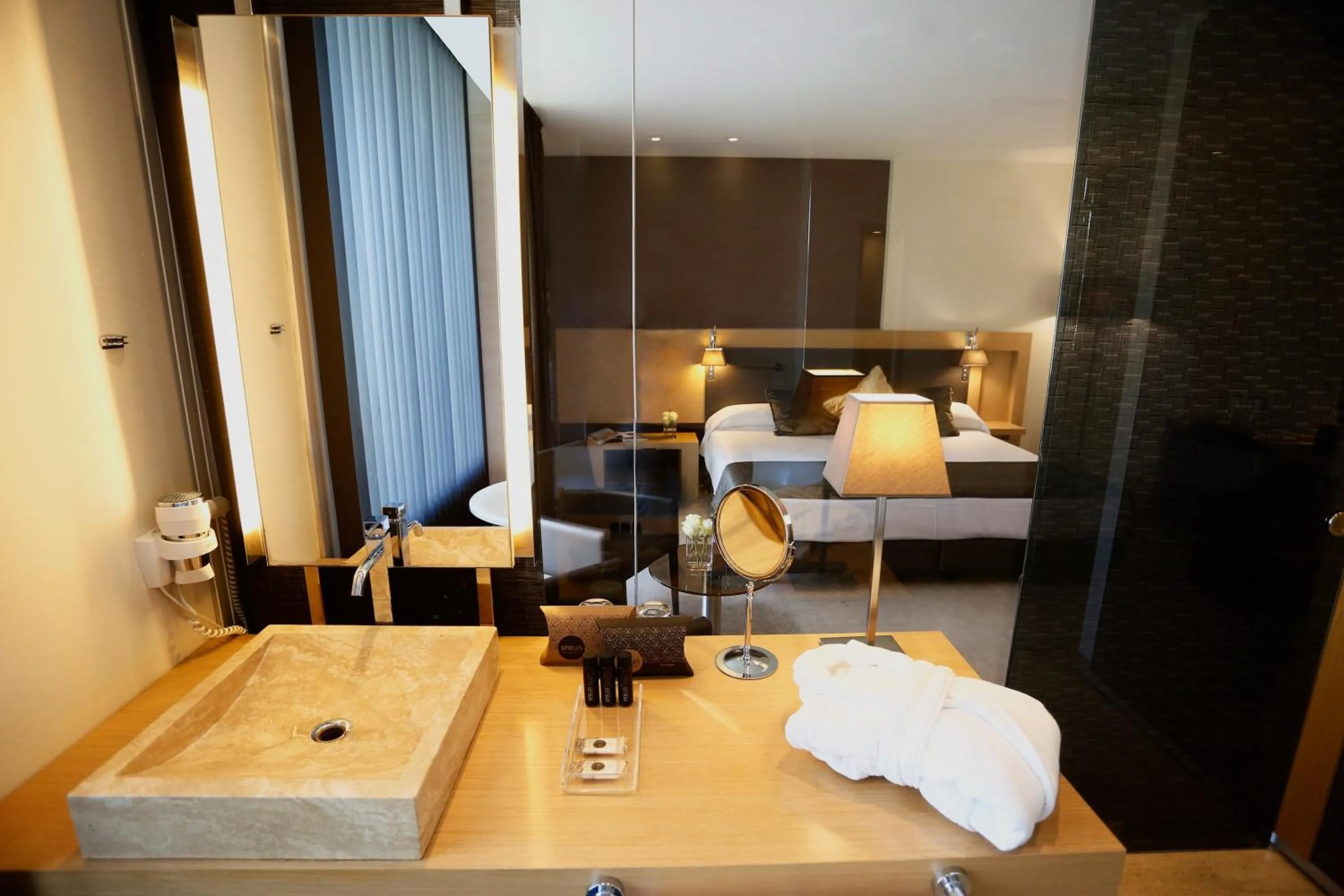 Toilet, Bed in Gran Palas Hotel - Spa incluido