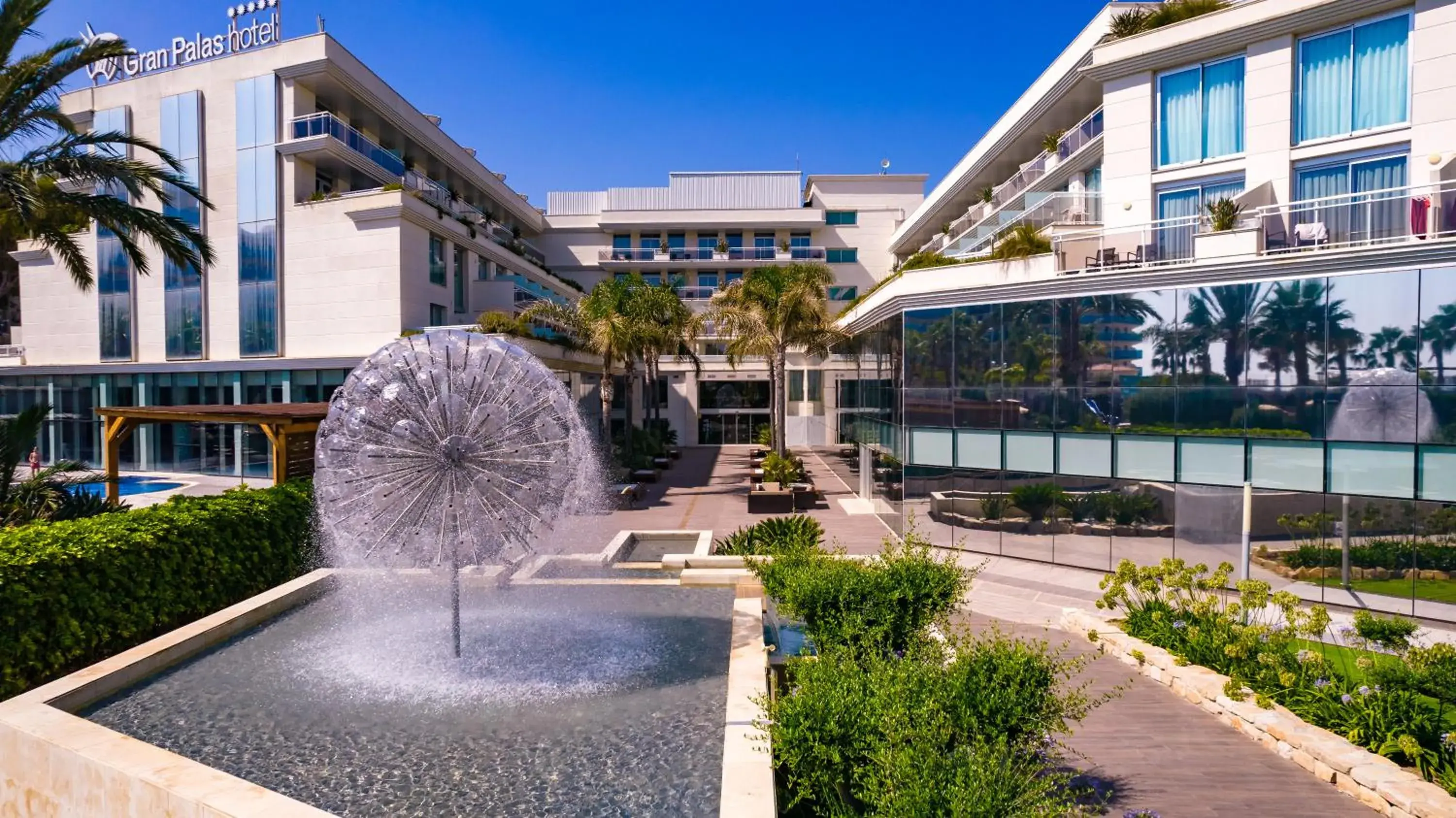 Garden view in Gran Palas Hotel - Spa incluido Garden view in Gran Palas Hotel - Spa incluido