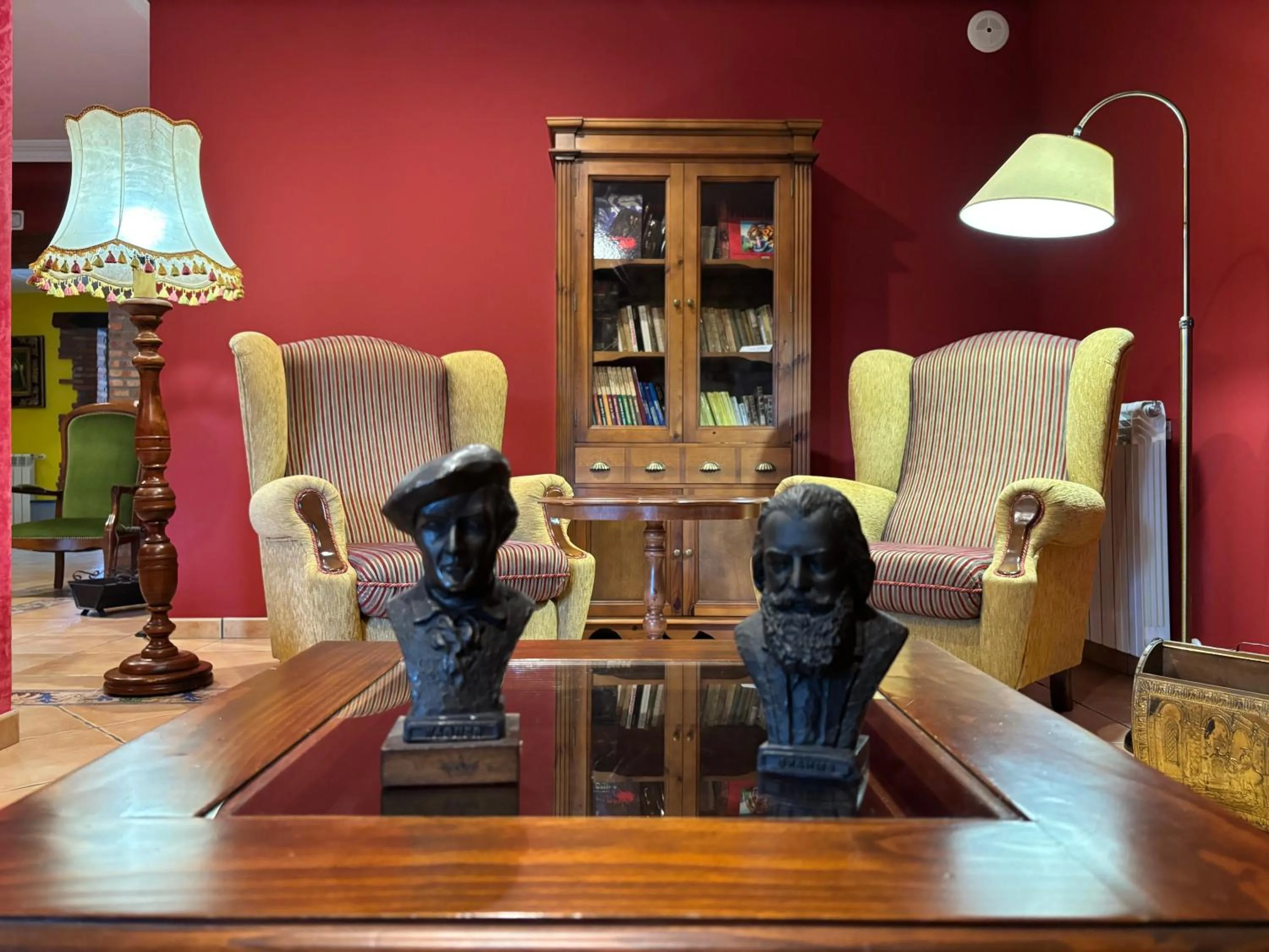 Library in Hotel Casona Los Caballeros