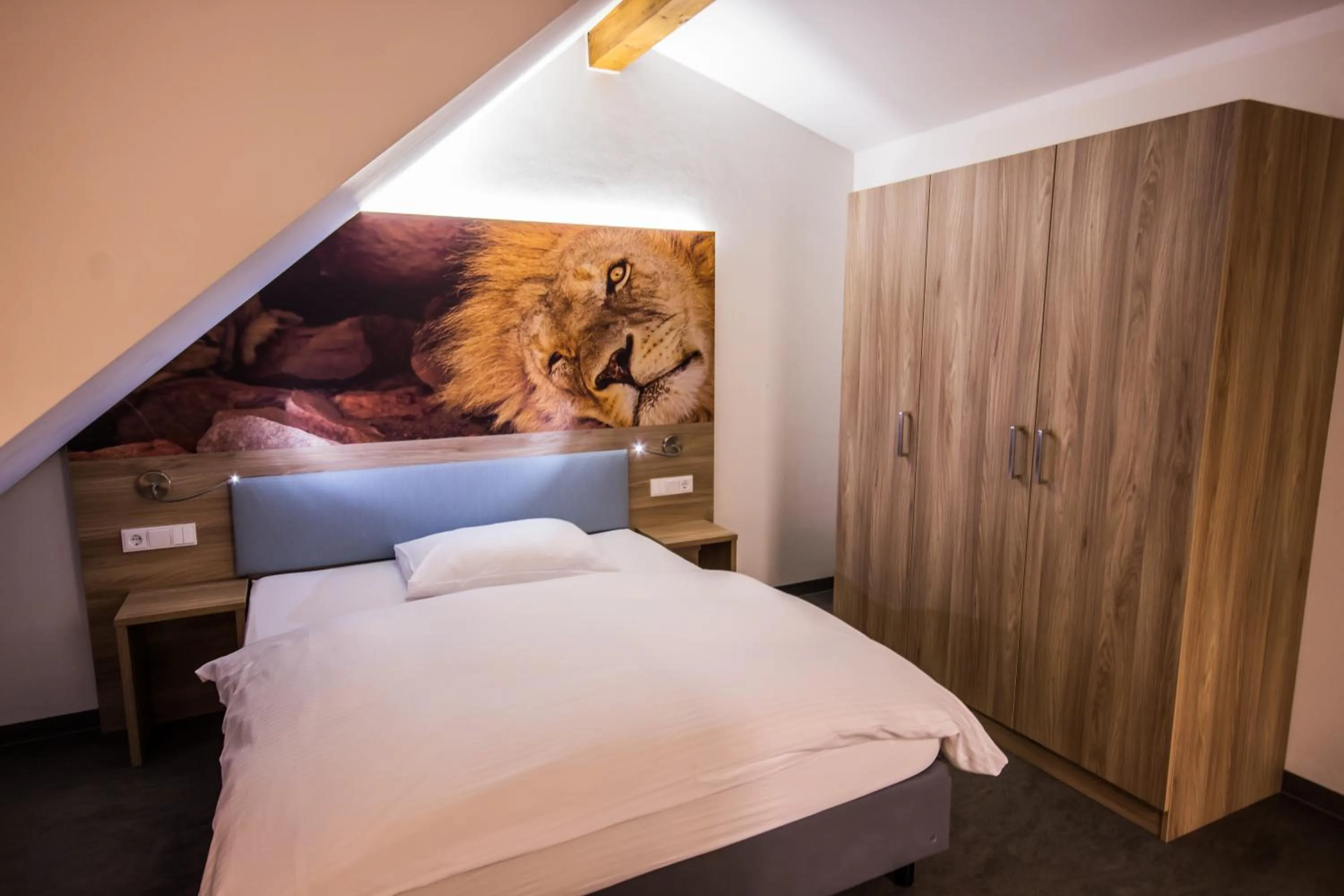 Photo of the whole room, Bed in Hotel7Continents